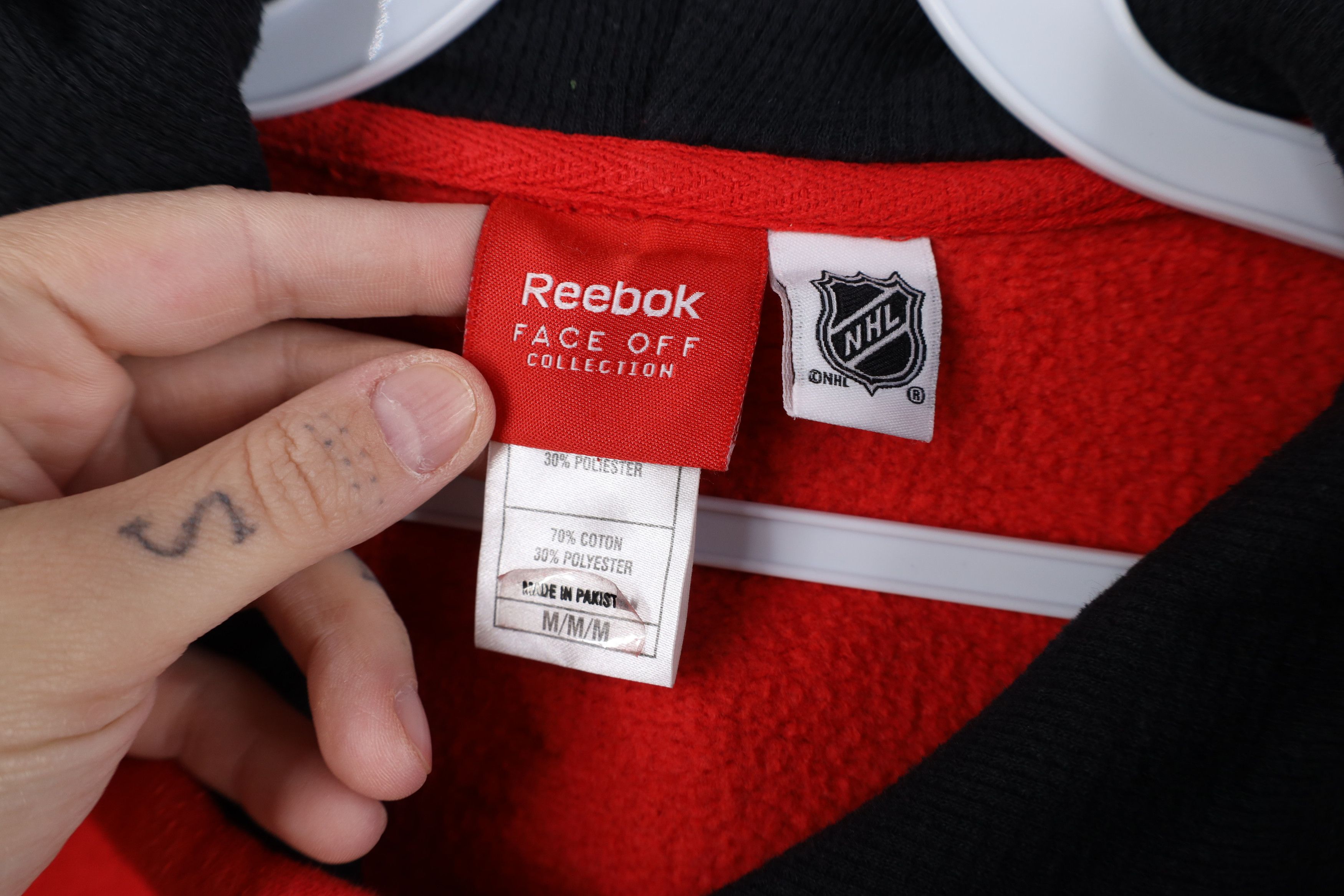 Reebok Vintage Reebok Chicago Blackhawks Hockey Hoodie Sweatshirt Size US M / EU 48-50 / 2 - 10 Thumbnail