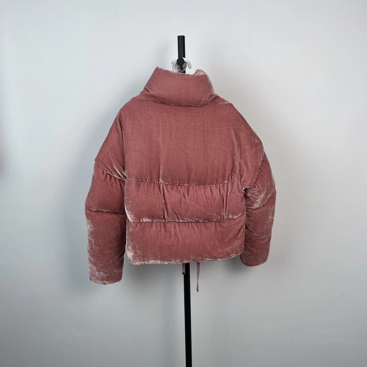 Moncler MONCLER velvet down jacket 0 mauve pink Size XS / US 0-2 / IT 36-38 - 2 Thumbnail