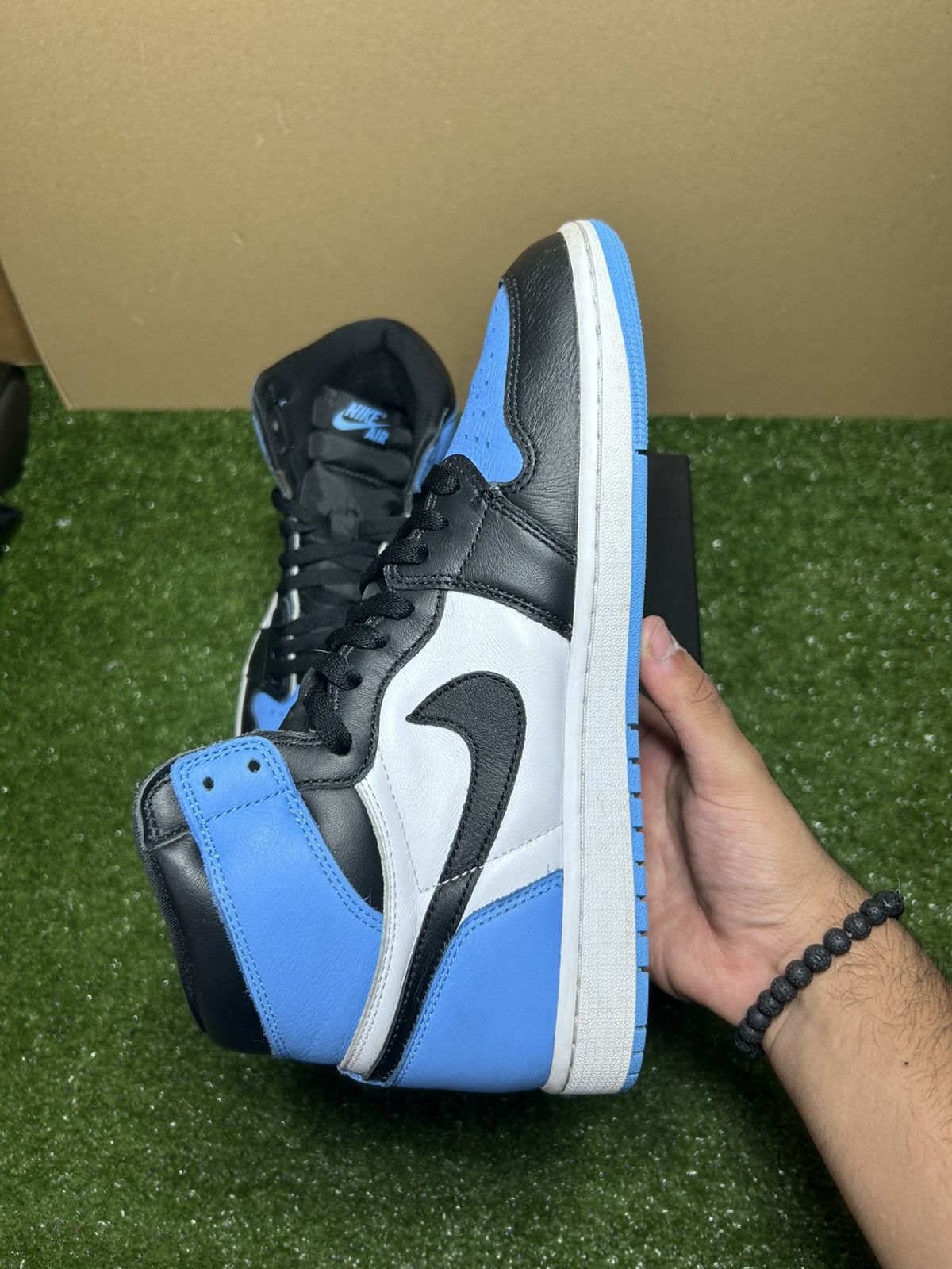 Jordan Brand Jordan 1 UNC toe Size US 10.5 / EU 43-44 - 4 Thumbnail