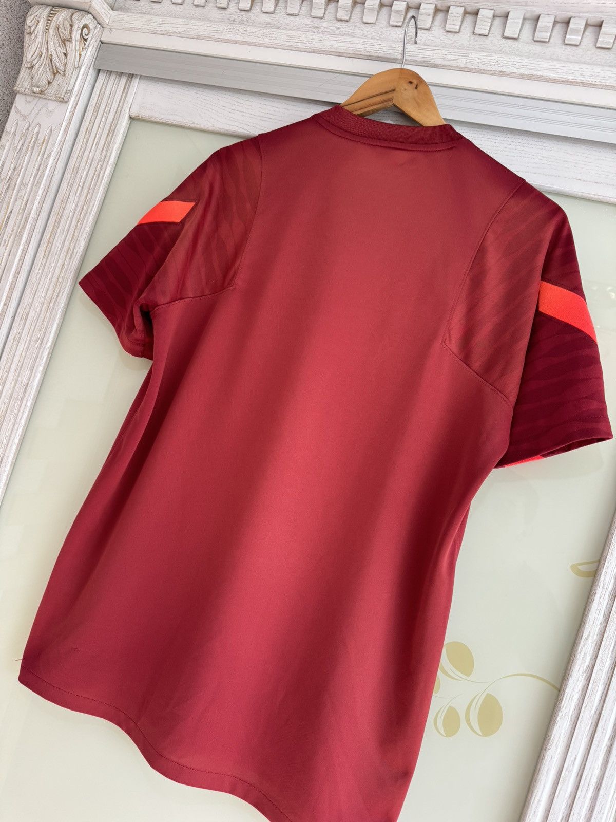 Nike Liverpool 2021-2022 Soccer Training Jersey Football Kit Size US L / EU 52-54 / 3 - 7 Thumbnail