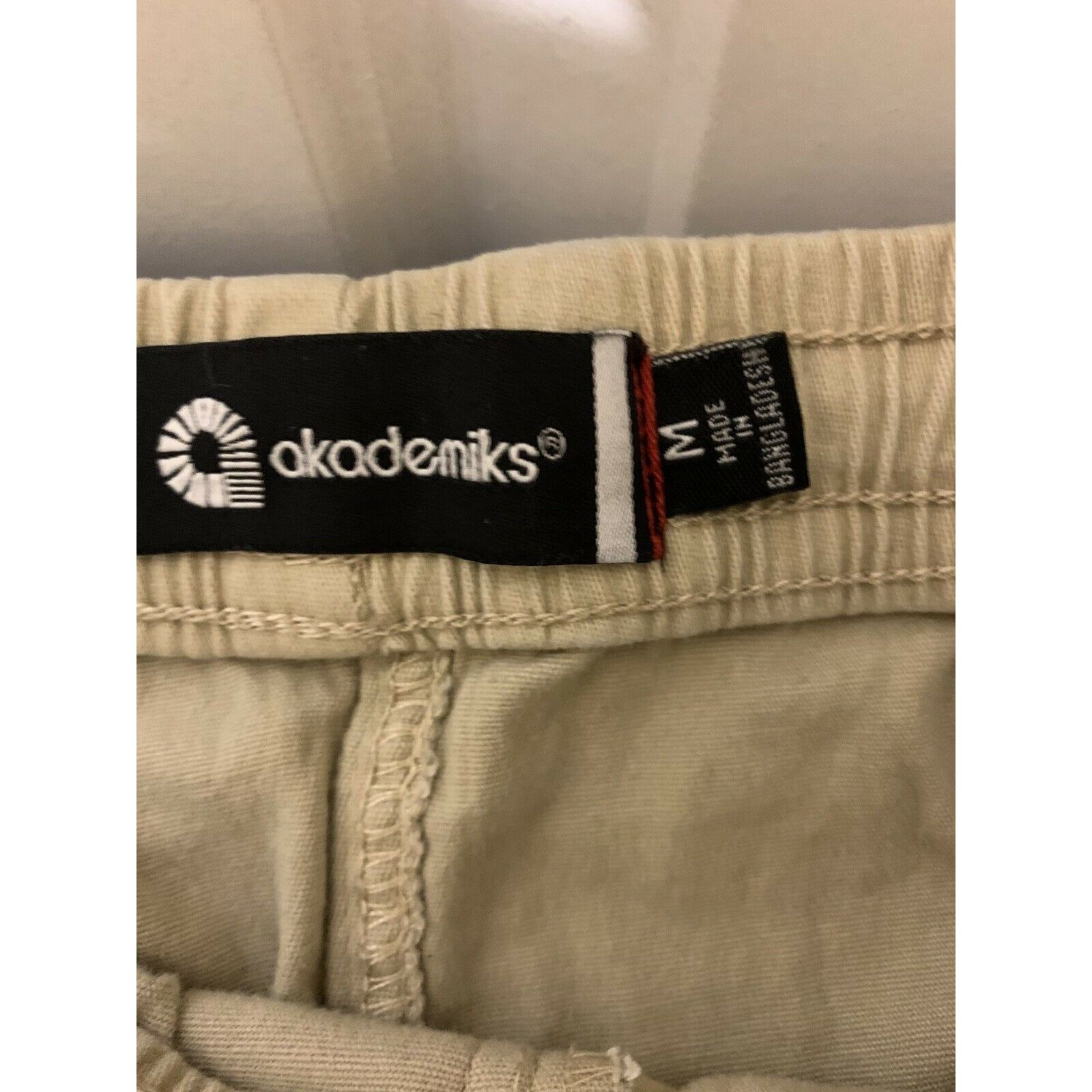 Akademiks Akademiks Men’s Sz M Beige Khaki Shorts W Pockets Size US 32 / EU 48 - 2 Thumbnail