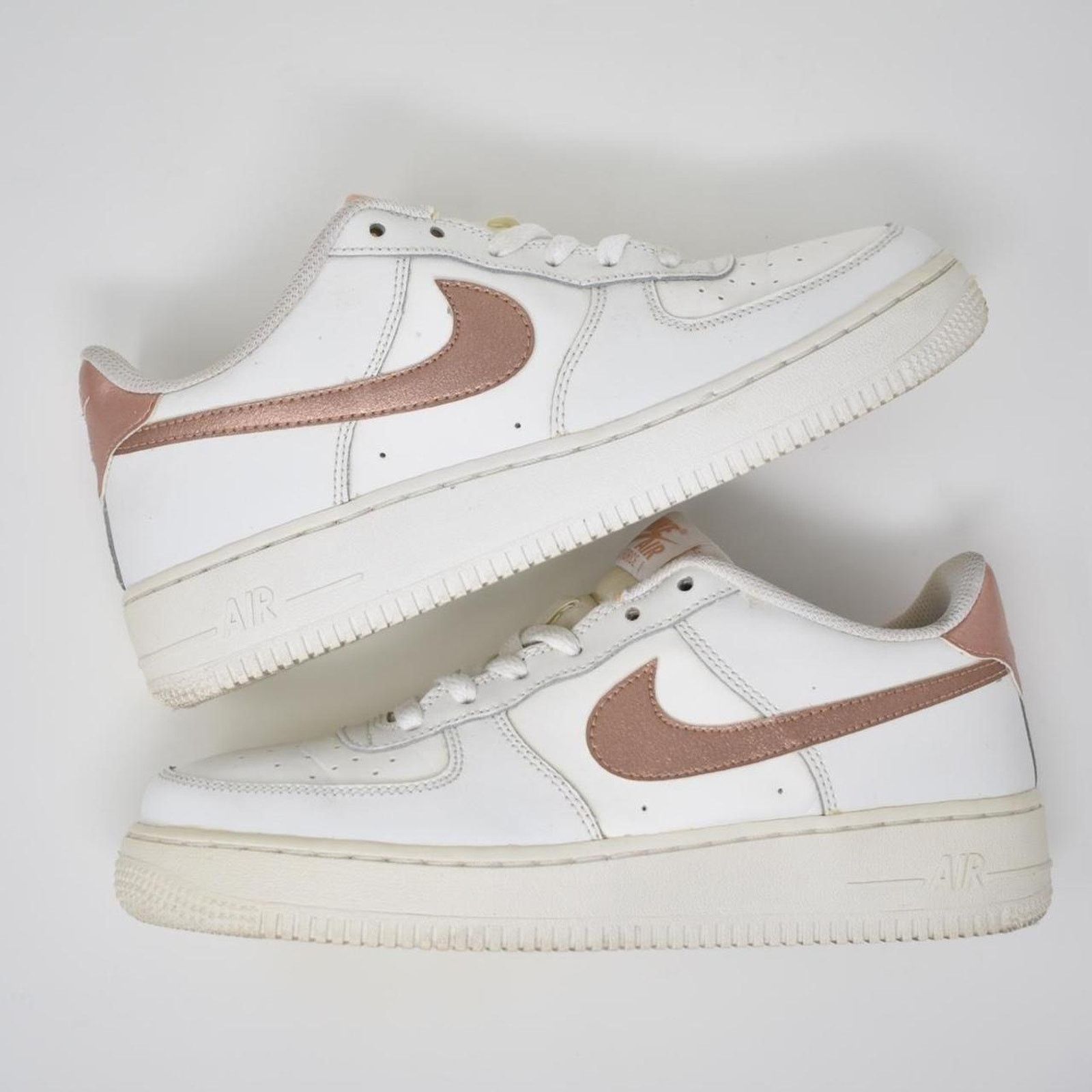 Nike Nike Air Force 1 Low Bronze Size US 8.5 / IT 38.5 - 2 Thumbnail
