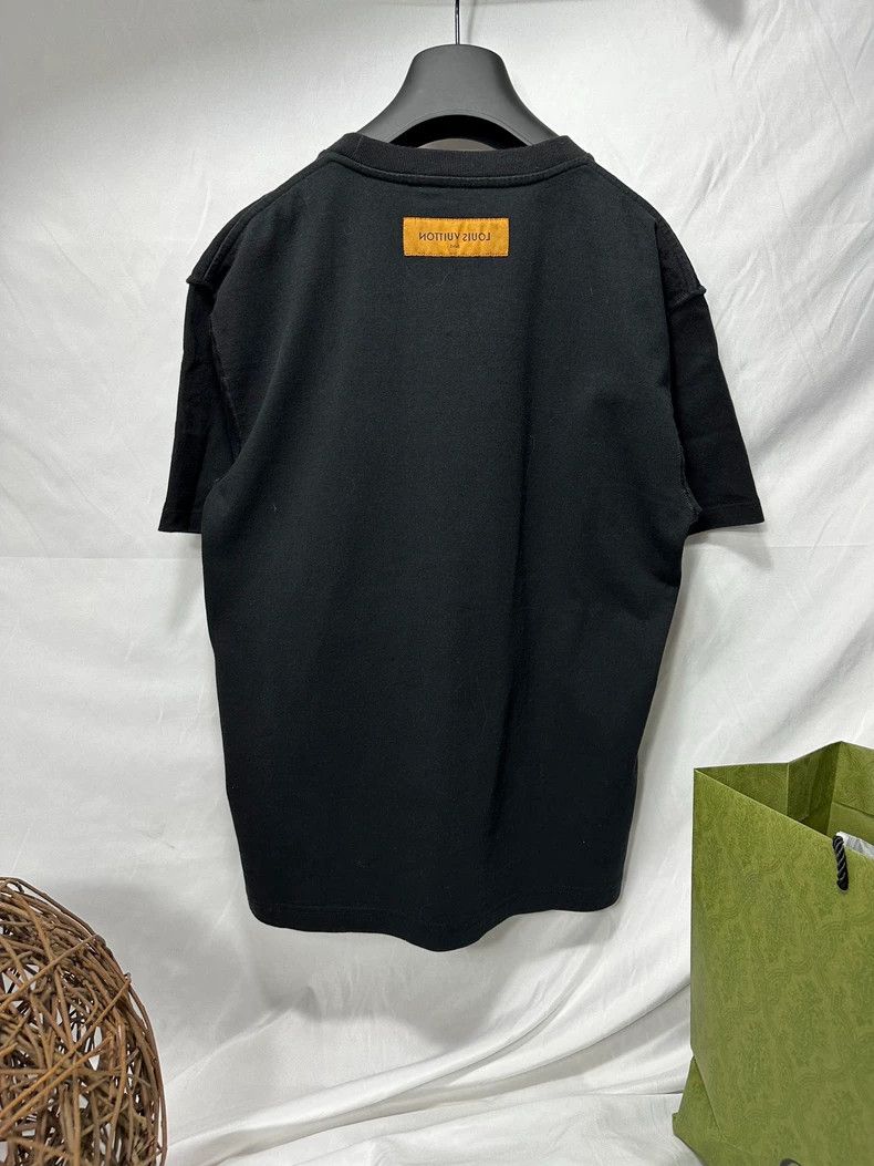 Louis Vuitton Louis Vuitton SS 22 Spread Logo Embroidered Crew Neck Short Size US L / EU 52-54 / 3 - 2 Thumbnail