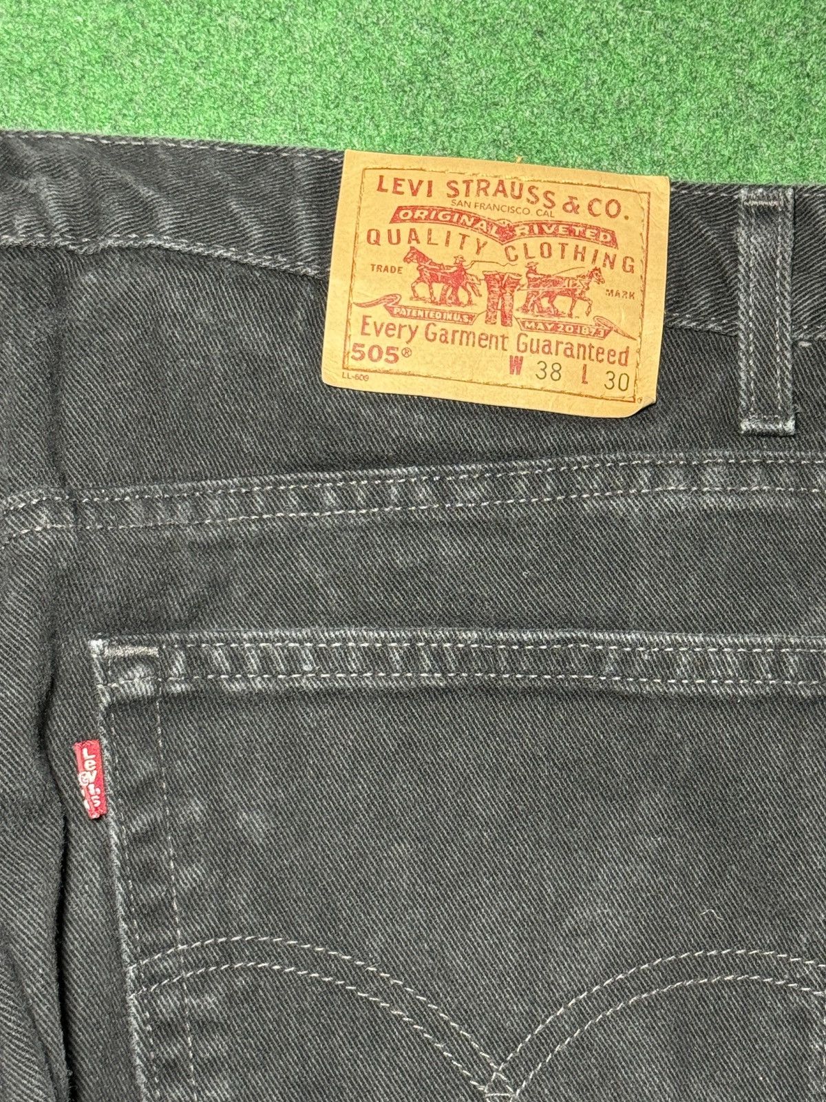Levi's Vintage Clothing Vintage Levi’s 505 Straight Leg 38x30 Black Denim Jeans Size US 38 / EU 54 - 3 Thumbnail