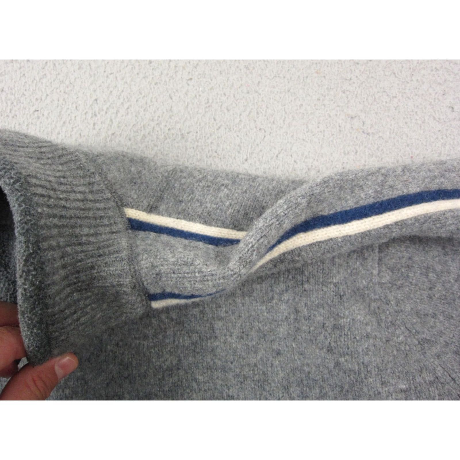 American Eagle Outfitters Vintage American Eagle Sweatshirt Mens Extra Large Gray AE77 Lambswool Stripe Size US XL / EU 56 / 4 - 5 Thumbnail