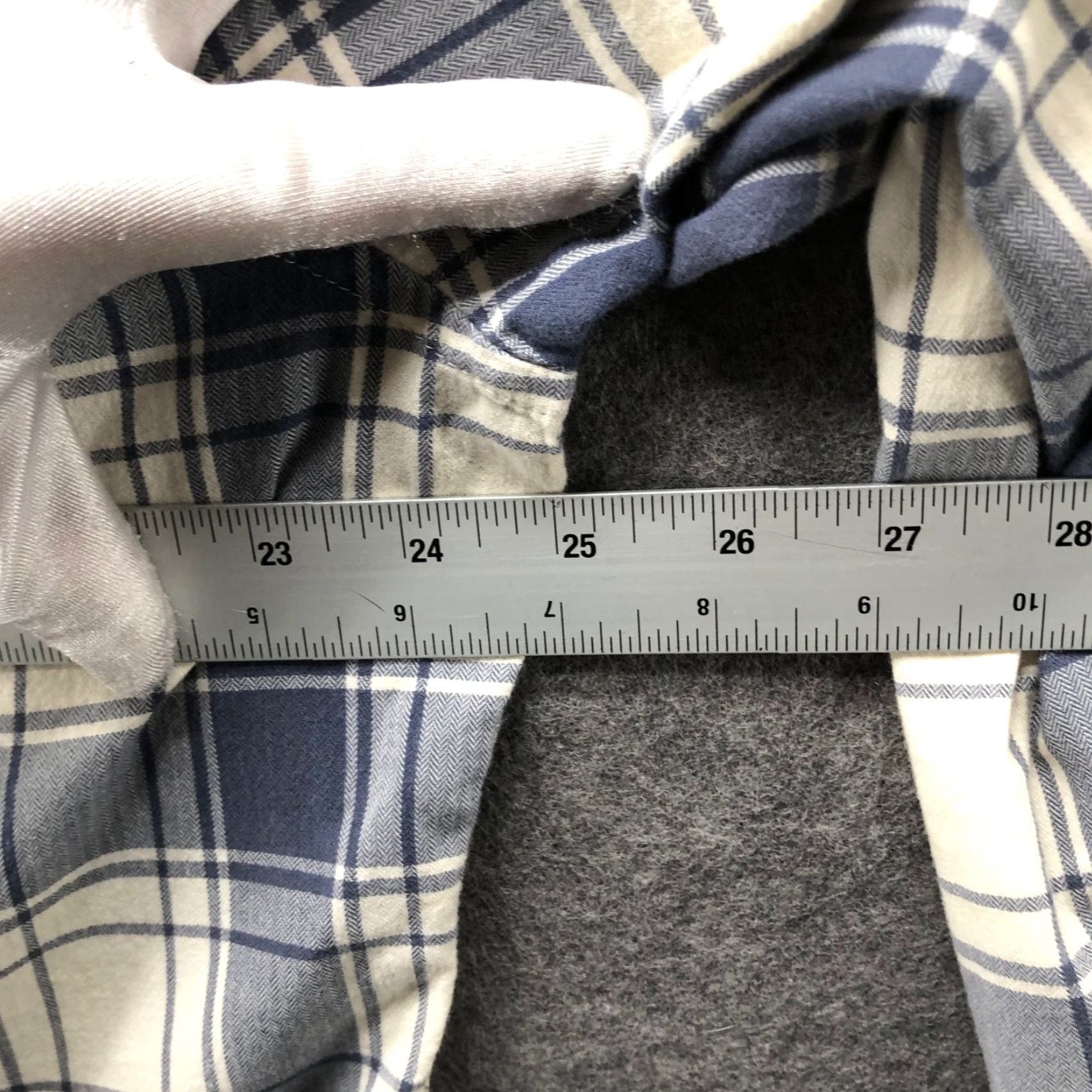 Vintage L.L. Bean Shirt Men Large Lightweight Flannel Blue White Plaid Button-Down Collar Regular Fit Pocketed All Seasons Casual Travel Workwear Size US L / EU 52-54 / 3 - 6 Thumbnail