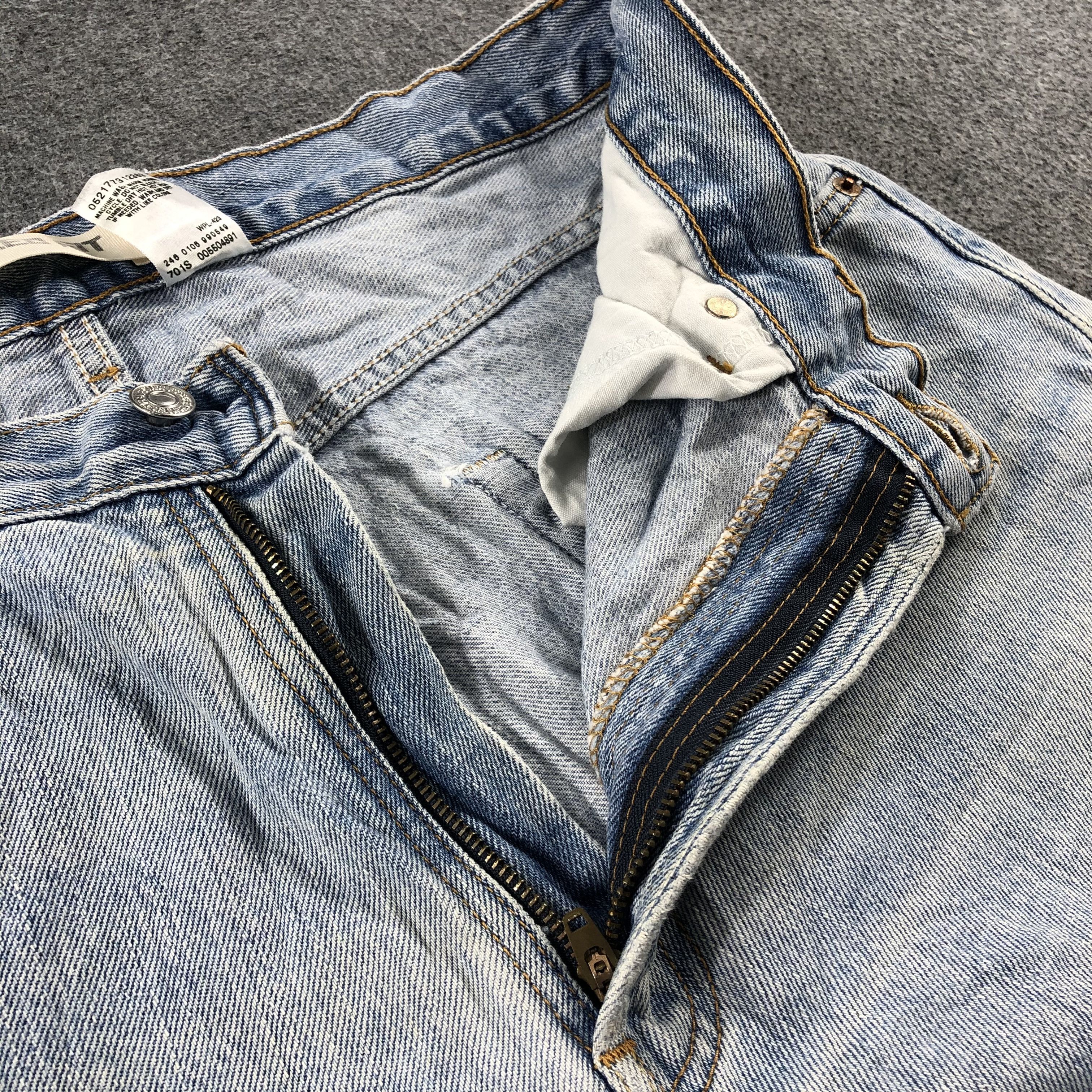 Levi's Vintage Blue Wash Levis 550 Jeans-J2377 Size US 33 - 9 Thumbnail