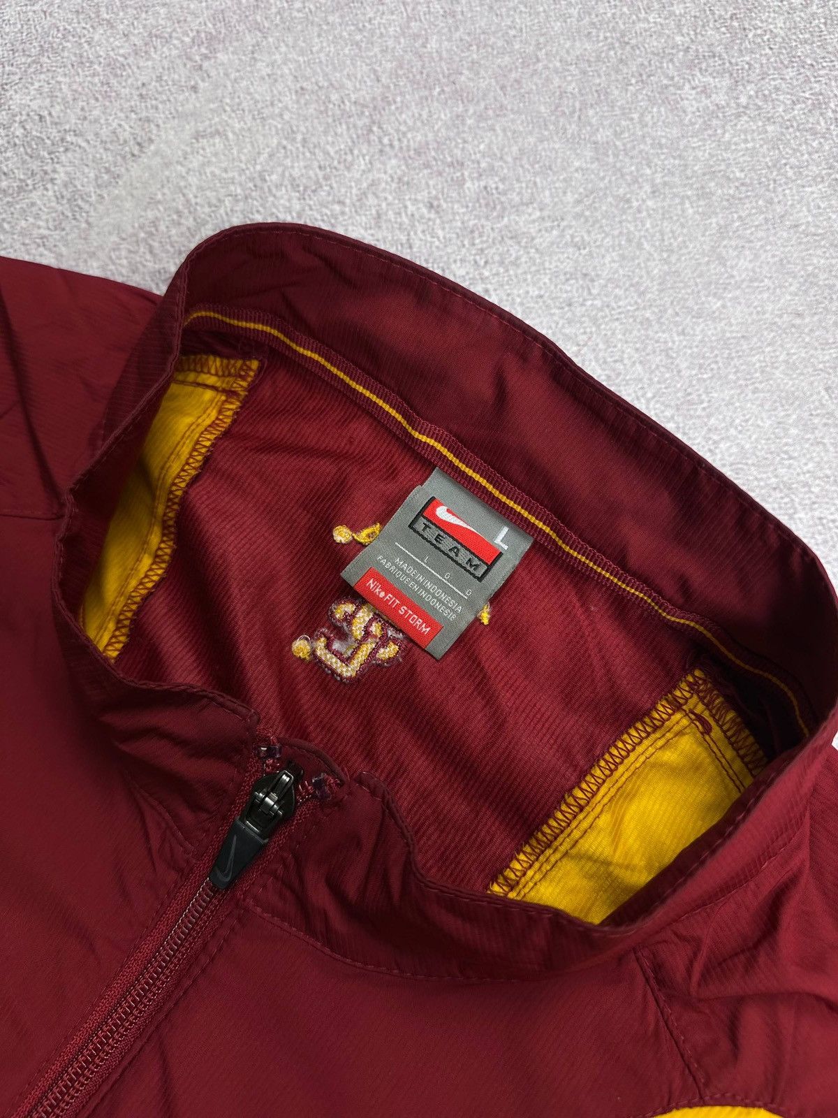 Nike Vintage Nike USC Team Nylon Olympic Jacket Y2K L Size US L / EU 52-54 / 3 - 4 Thumbnail