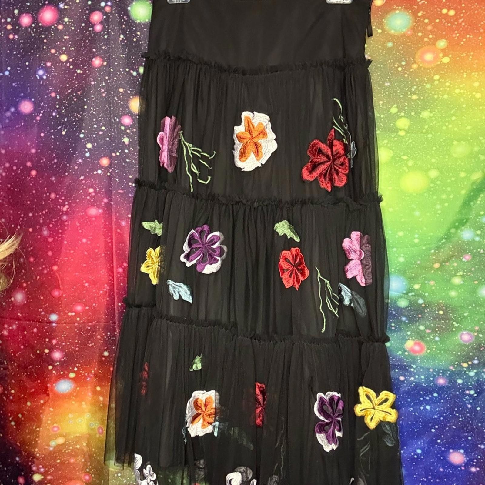 Designer Floral Embroidered Black Skirt Size 27" / US 4 / IT 40 - 1 Thumbnail