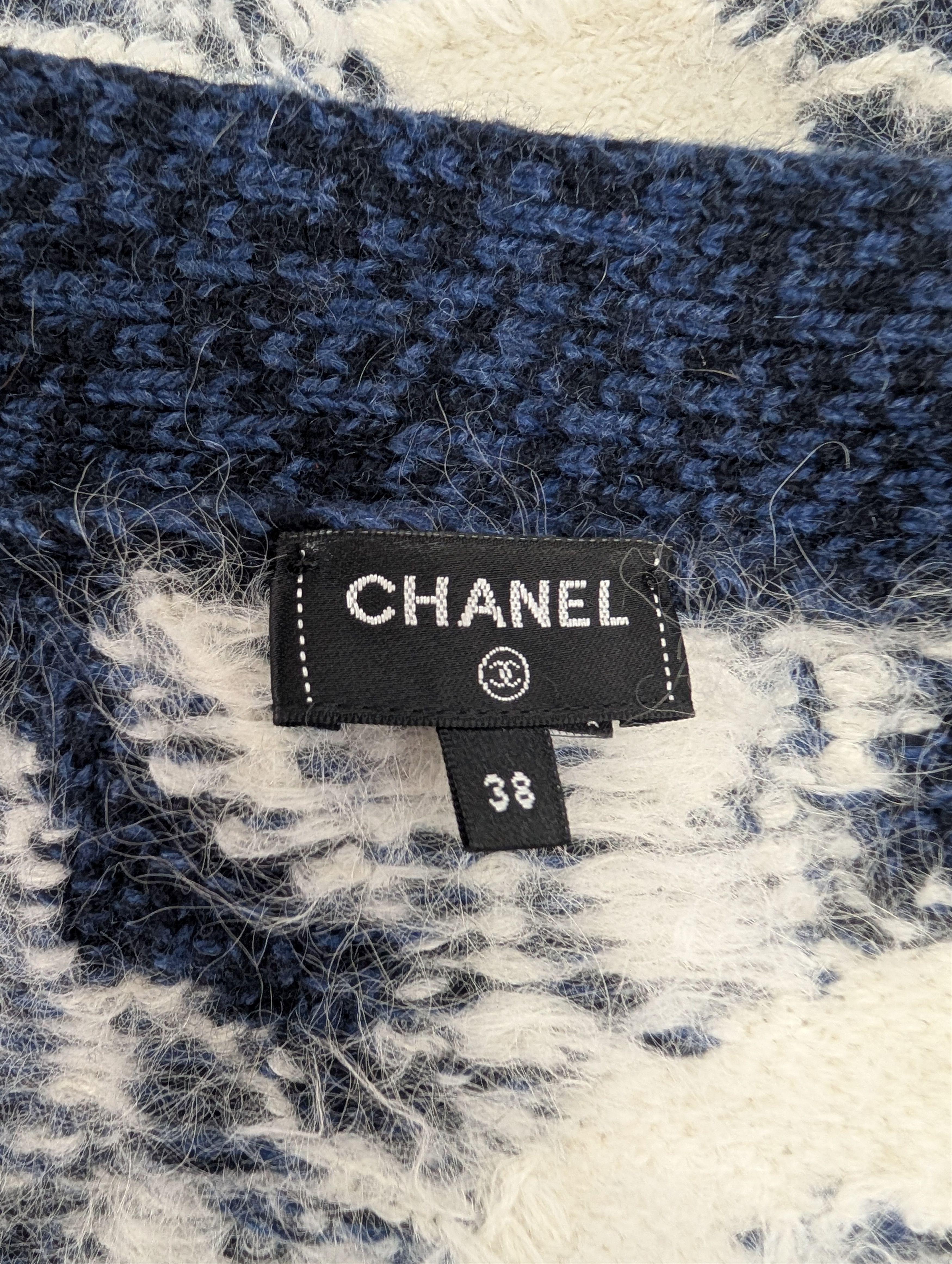 Chanel Chanel Blue And White Knitwear Cardigan Size S / US 4 / IT 40 - 6 Thumbnail