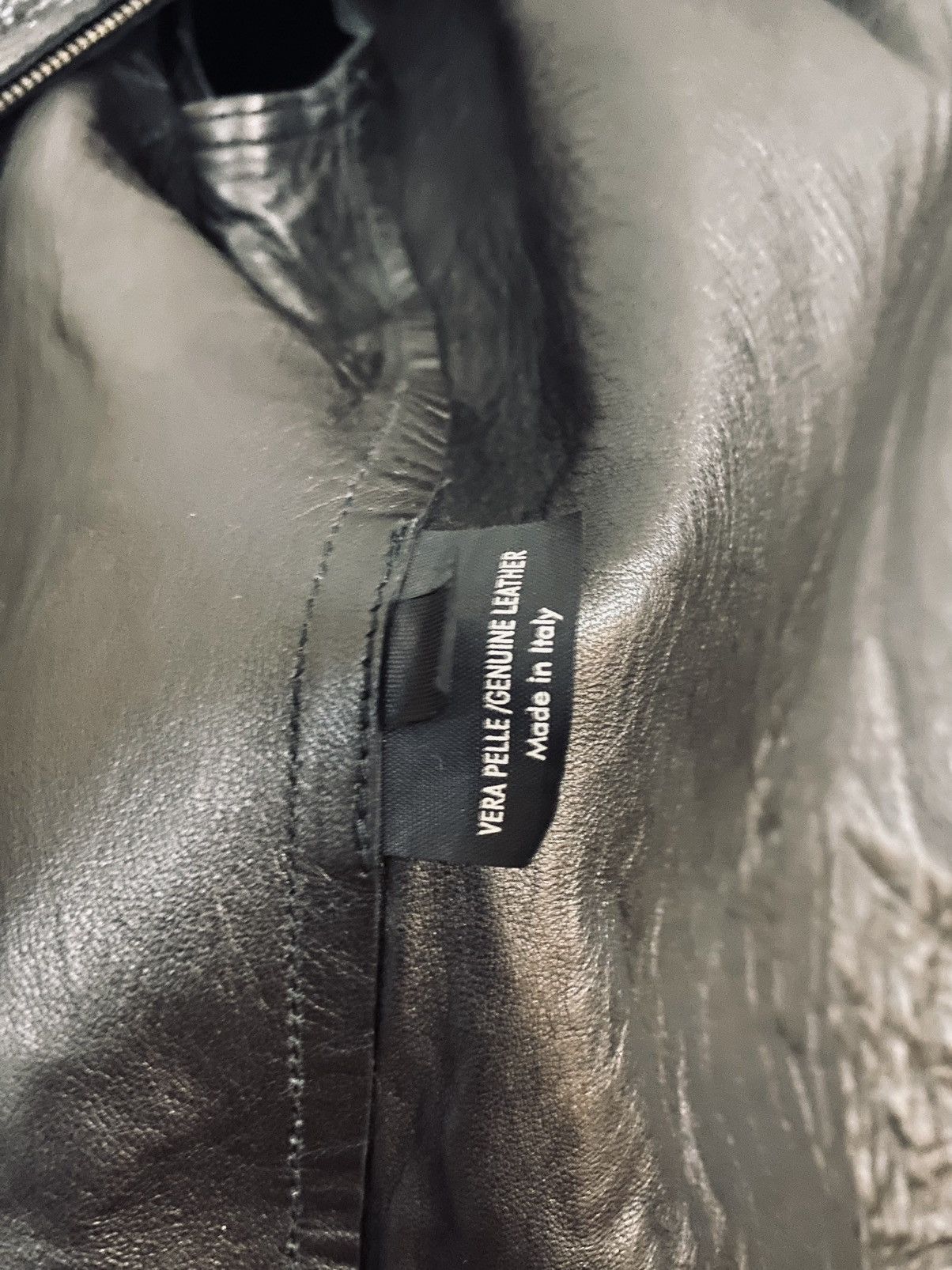 Gucci Gucci x Tom Ford 🇮🇹 black naplack leather asymm jacket 50 Size US M / EU 48-50 / 2 - 18 Thumbnail