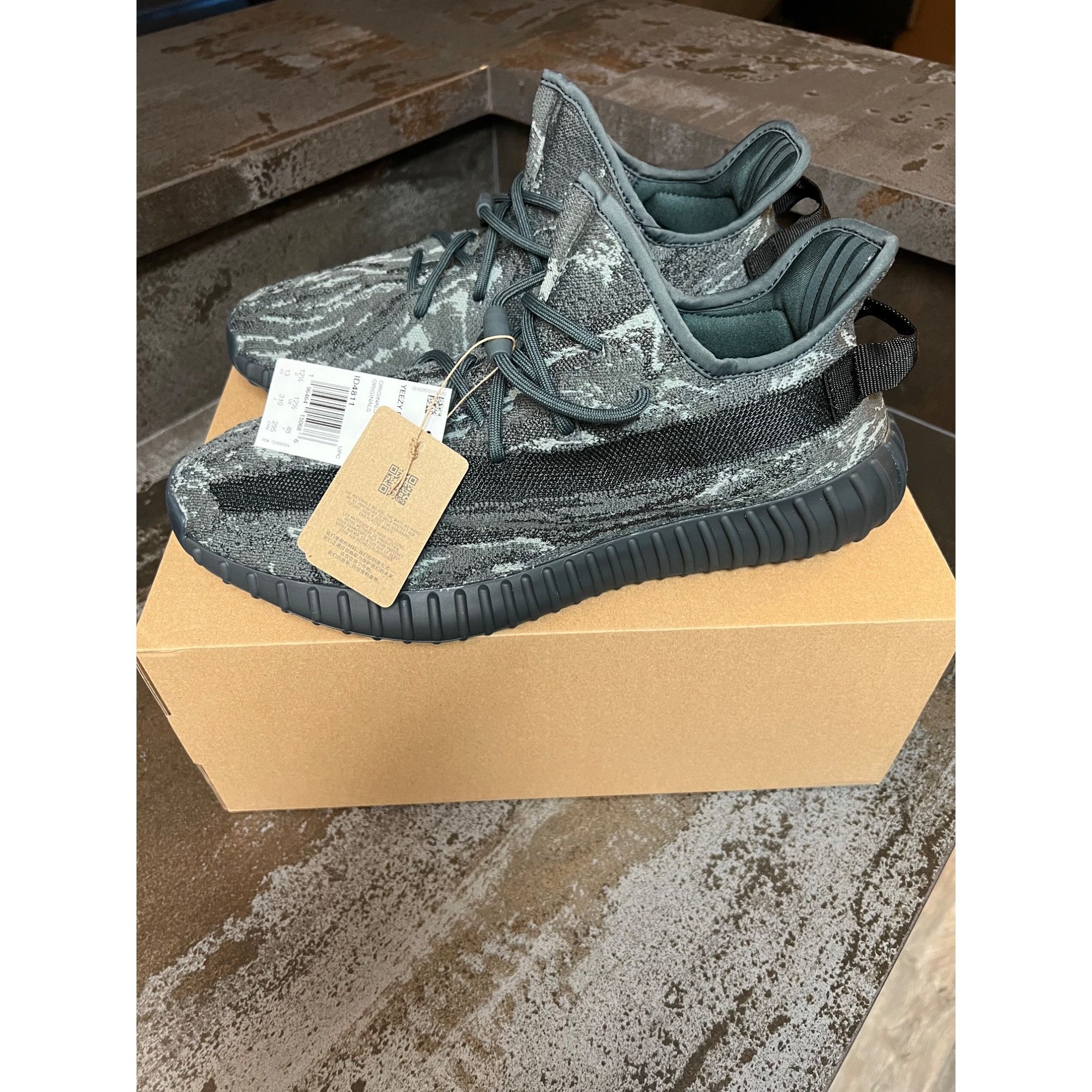 Yeezy adidas Yeezy Boost 350 V2 MX Dark Salt ID4811 Size 13 Size US 13 / EU 46 - 6 Thumbnail