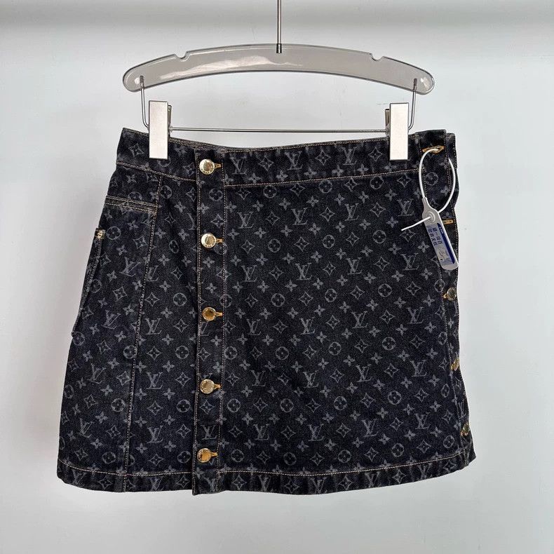 Louis Vuitton Louis Vuitton 25 gold button full print denim skirt Size 35" - 1 Thumbnail