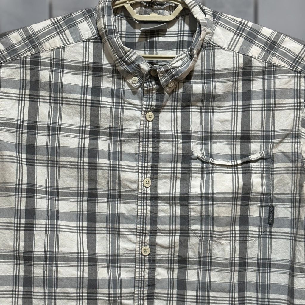 Vintage Columbia Shirt Men XL Gray White Plaid Short Sleeve Button Up Casual Travel Mens XL Gray Plaid Short Sleeve Button-Up Size US XL / EU 56 / 4 - 1 Thumbnail