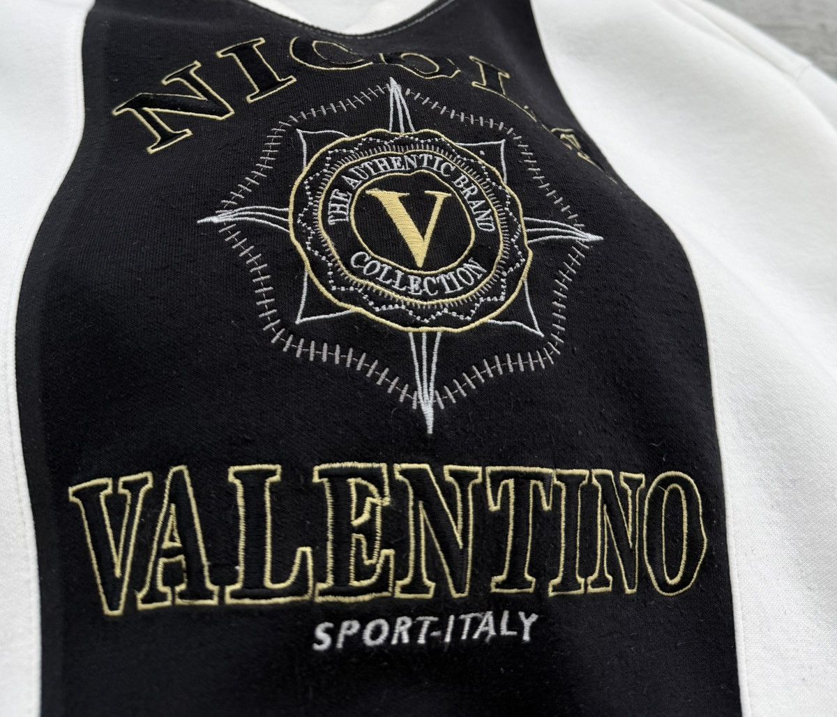 Valentino VTG Nicola Valentino Embroidered Logo Colorblock Crewneck Size US L / EU 52-54 / 3 - 6 Thumbnail