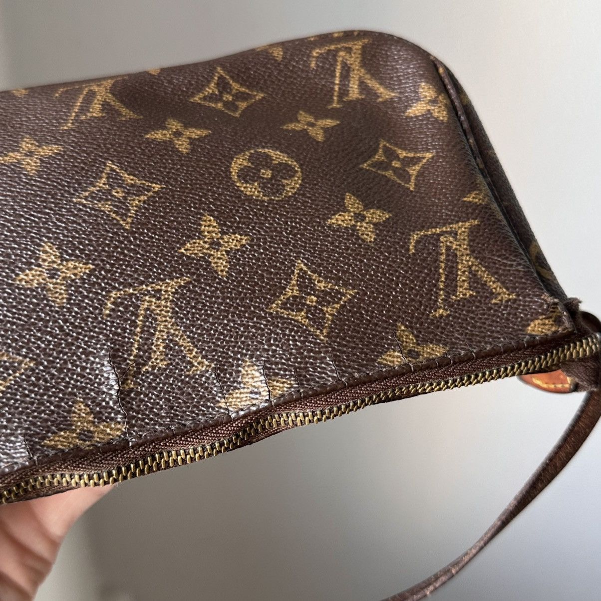 Louis Vuitton 1998s Louis Vuitton Vintage Monogram LV Pochette Bag SL0998 Size ONE SIZE - 13 Thumbnail