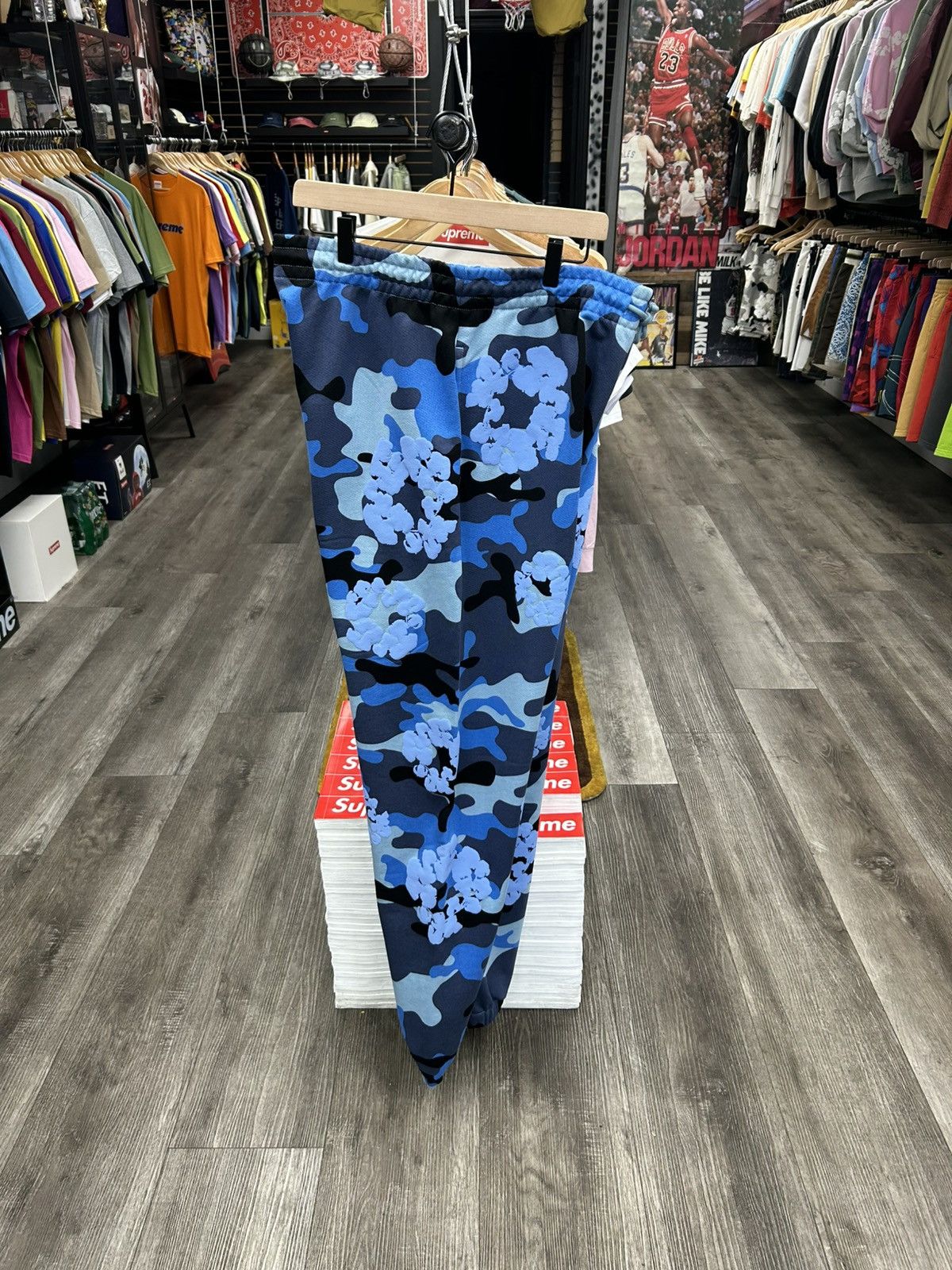 DENIM TEARS Denim Tears The Cotton Wreath Sweatpant Size US 34 / EU 50 - 3 Thumbnail