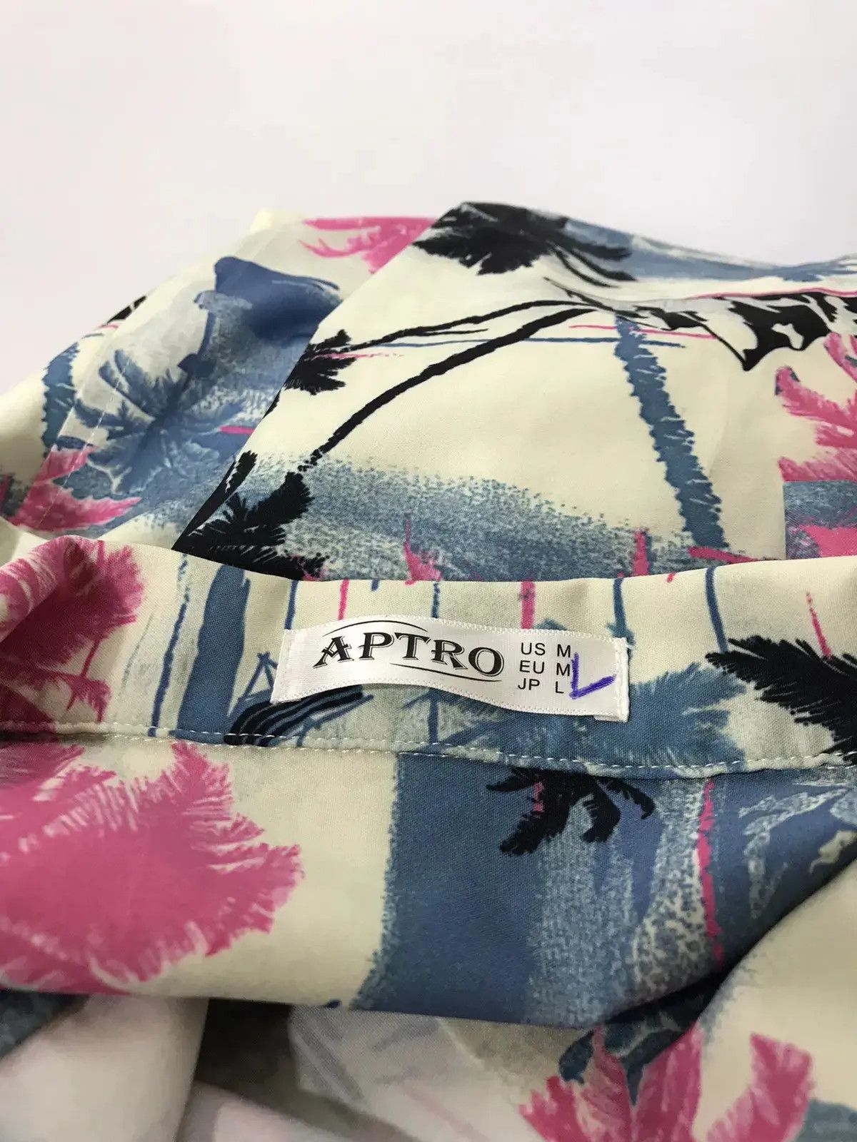 Vintage Hawaiian shirt short sleeve size M Size US M / EU 48-50 / 2 - 3 Thumbnail