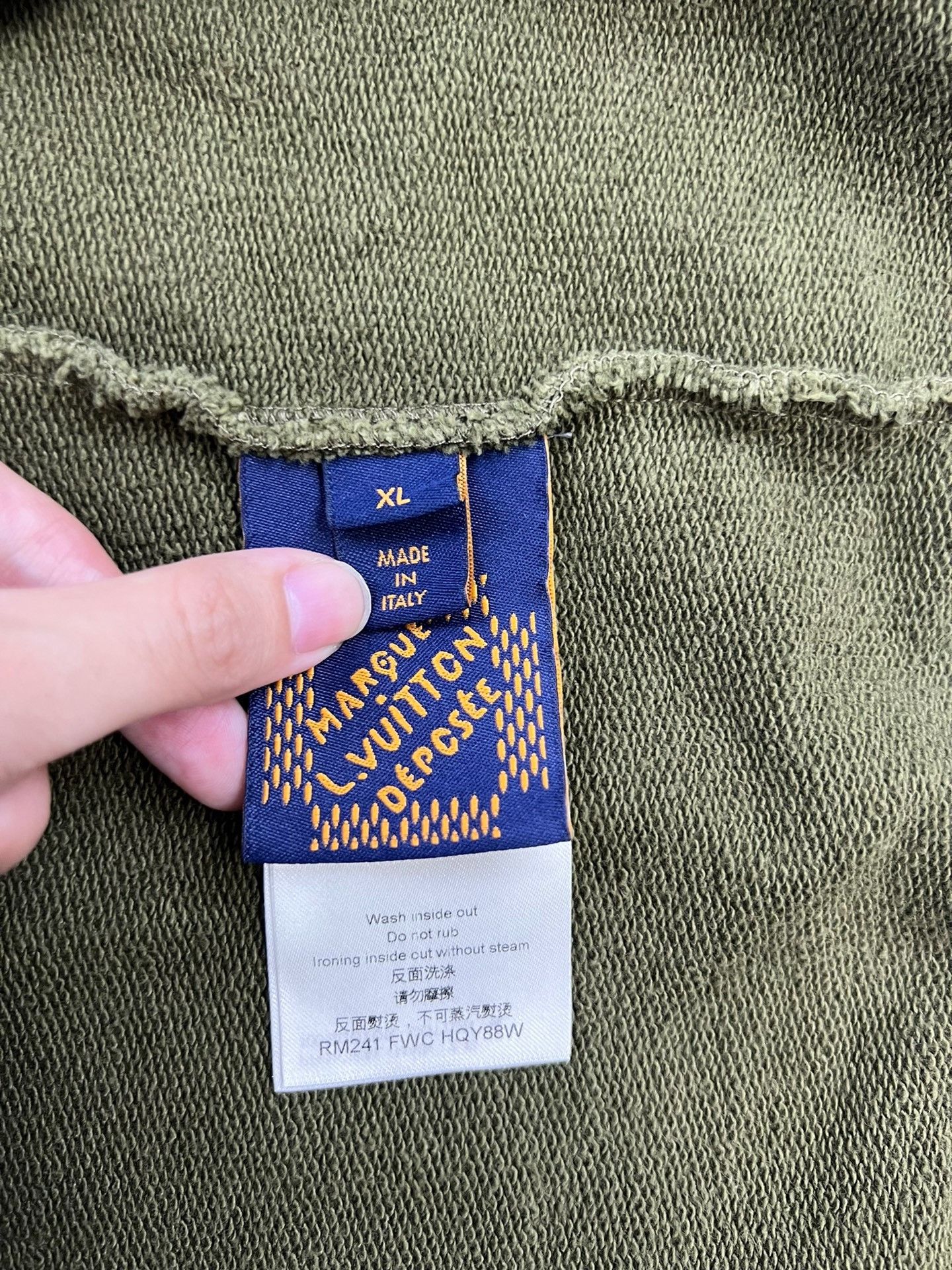 Louis Vuitton LOUIS VUTTON SS24 Logo Studded Printed Crew Neck Long Sleev Size US XL / EU 56 / 4 - 7 Thumbnail