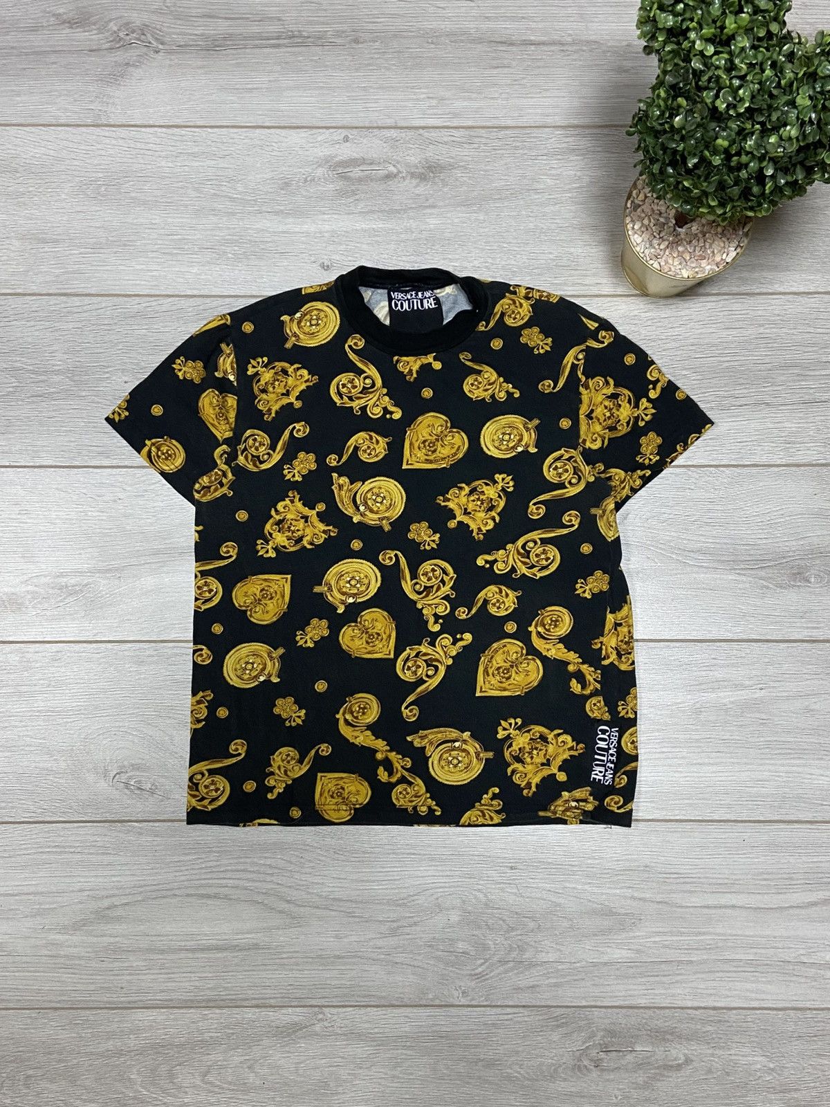 Versace Jeans Couture Versace monogram gold patterns over print t-shirt Size US L / EU 52-54 / 3 - 1 Thumbnail