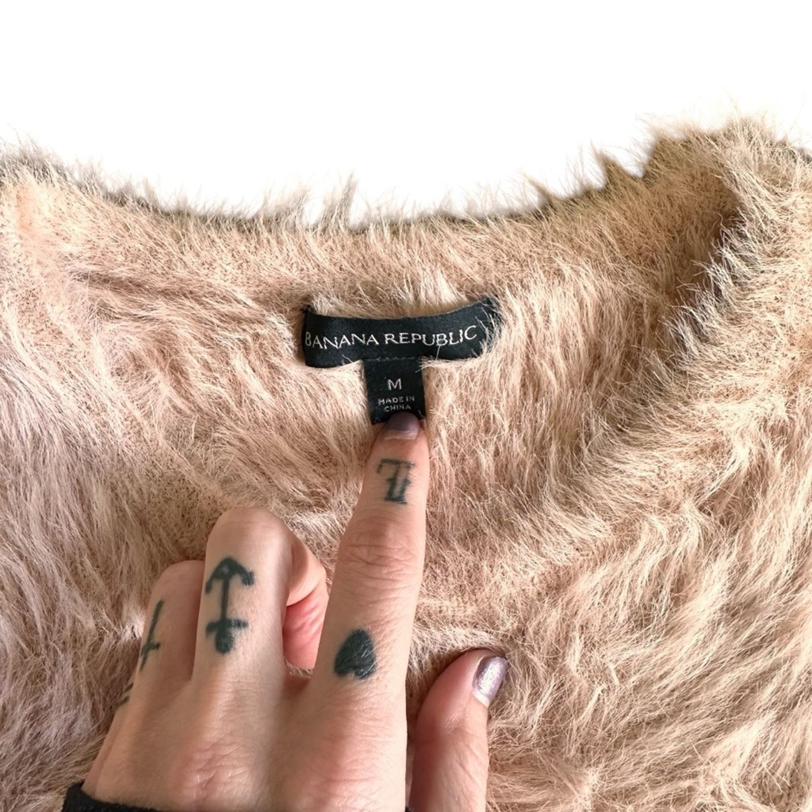 Banana Republic Banana Republic Soft Pink Eyelash Fuzzy Sweater -Med – GUC Size M / US 6-8 / IT 42-44 - 2 Thumbnail