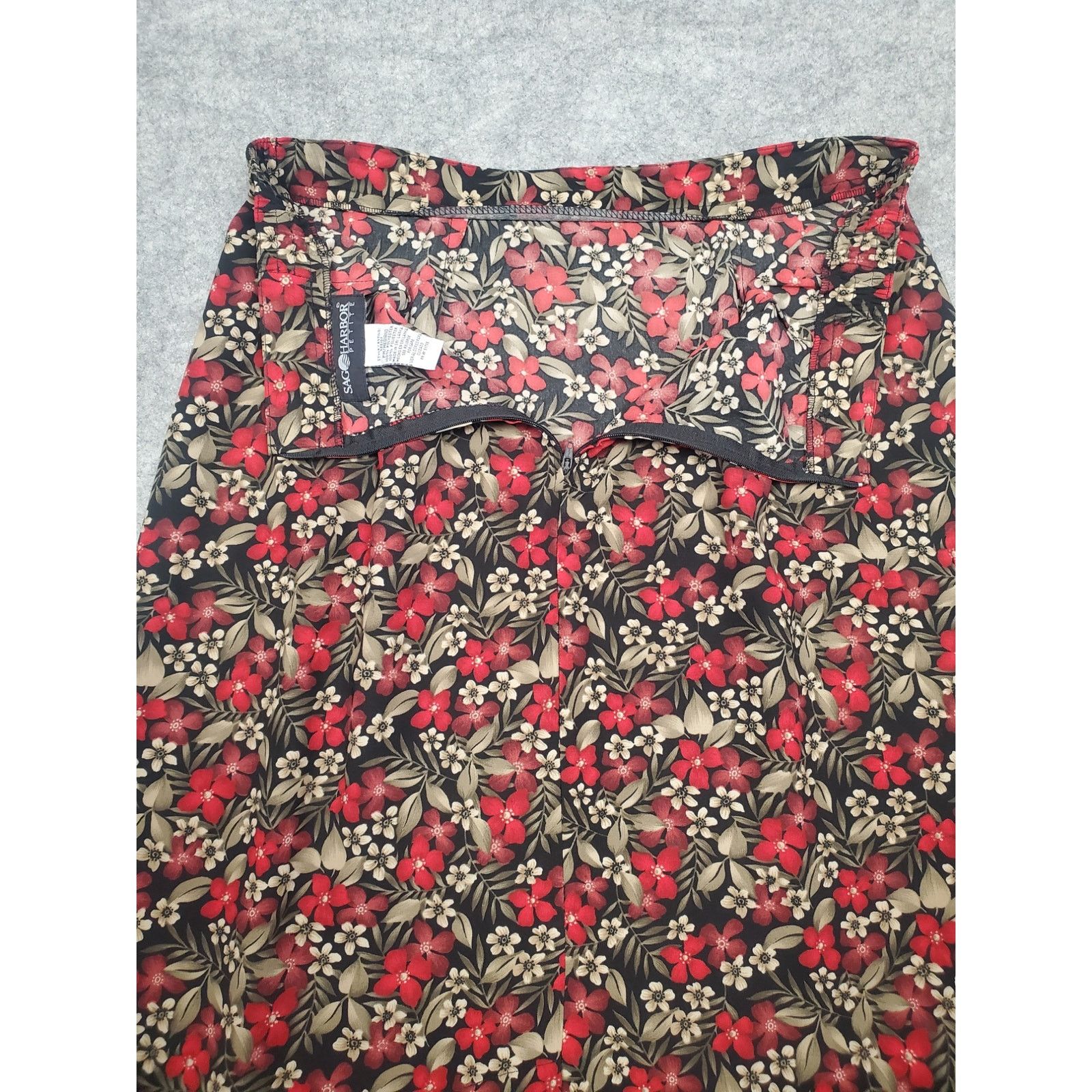 Other × Vintage Women's Vintage Sag Harbor M Petite Red Floral Skirt Boho Size 30" / US 8 / IT 44 - 3 Thumbnail