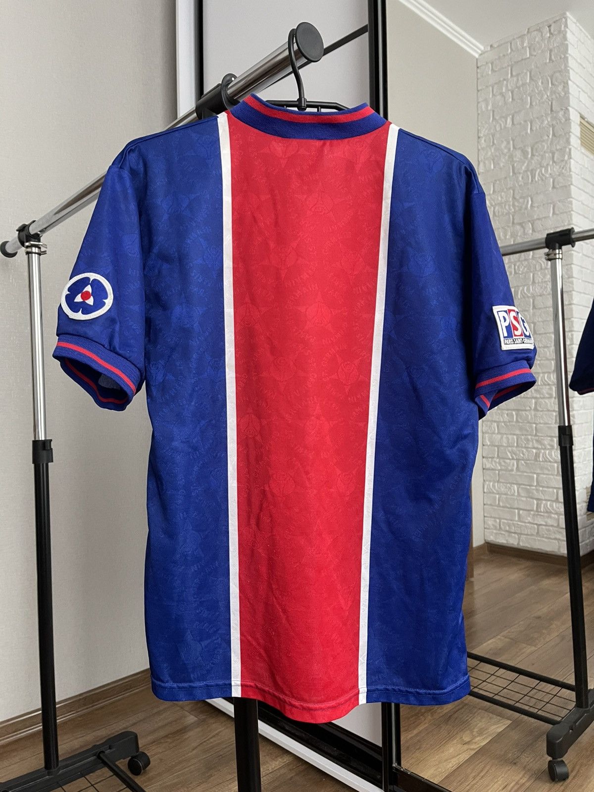 Nike 1995/1996 Nike Paris Saint Germain PSG Vintage Soccer Shirt Size US S / EU 44-46 / 1 - 4 Thumbnail