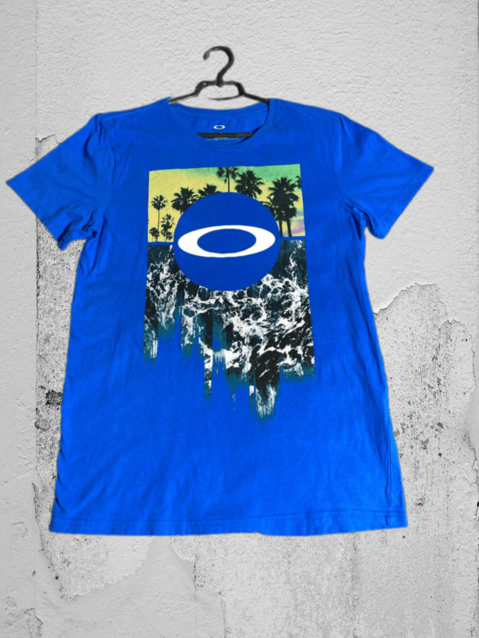 Oakley × Vintage Vintage Oakley Rubber Center Logo Grey T-Shirt Size US L / EU 52-54 / 3 - 1 Thumbnail