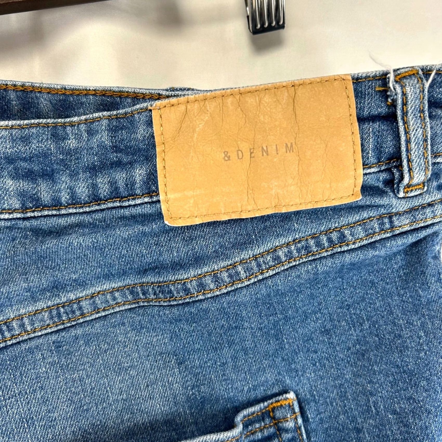 H&M H&M Womens 16 Blue 90s Cutoff High Waist Button Fly Raw Hem Shorts Size 25" / US 0 / IT 36 - 7 Thumbnail