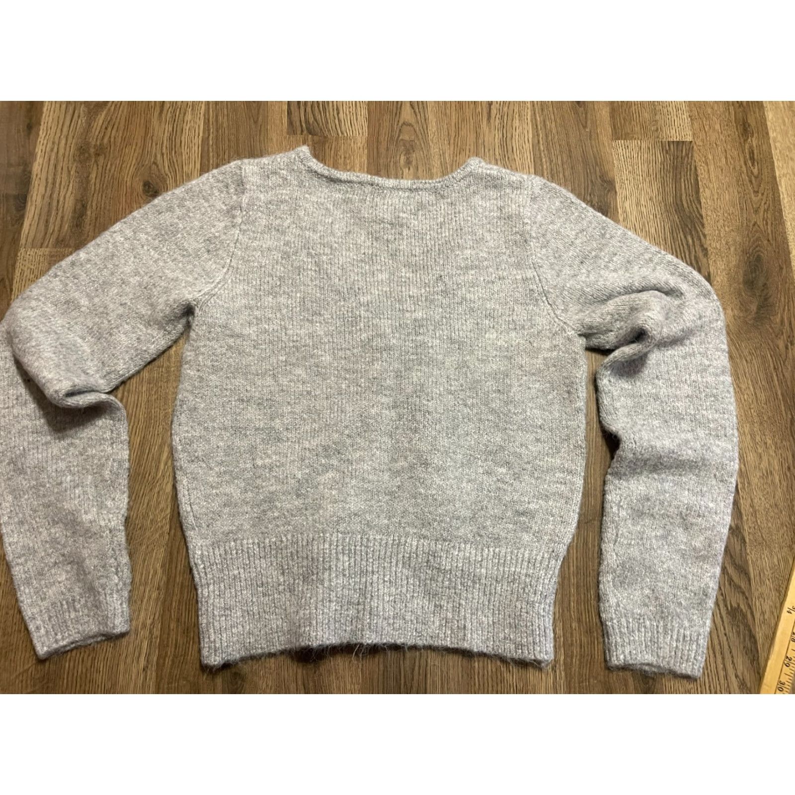 Old Navy Old Navy Sweater Women's Medium Tall Gray Buttons Cardigan NWT Size M / US 6-8 / IT 42-44 - 2 Thumbnail