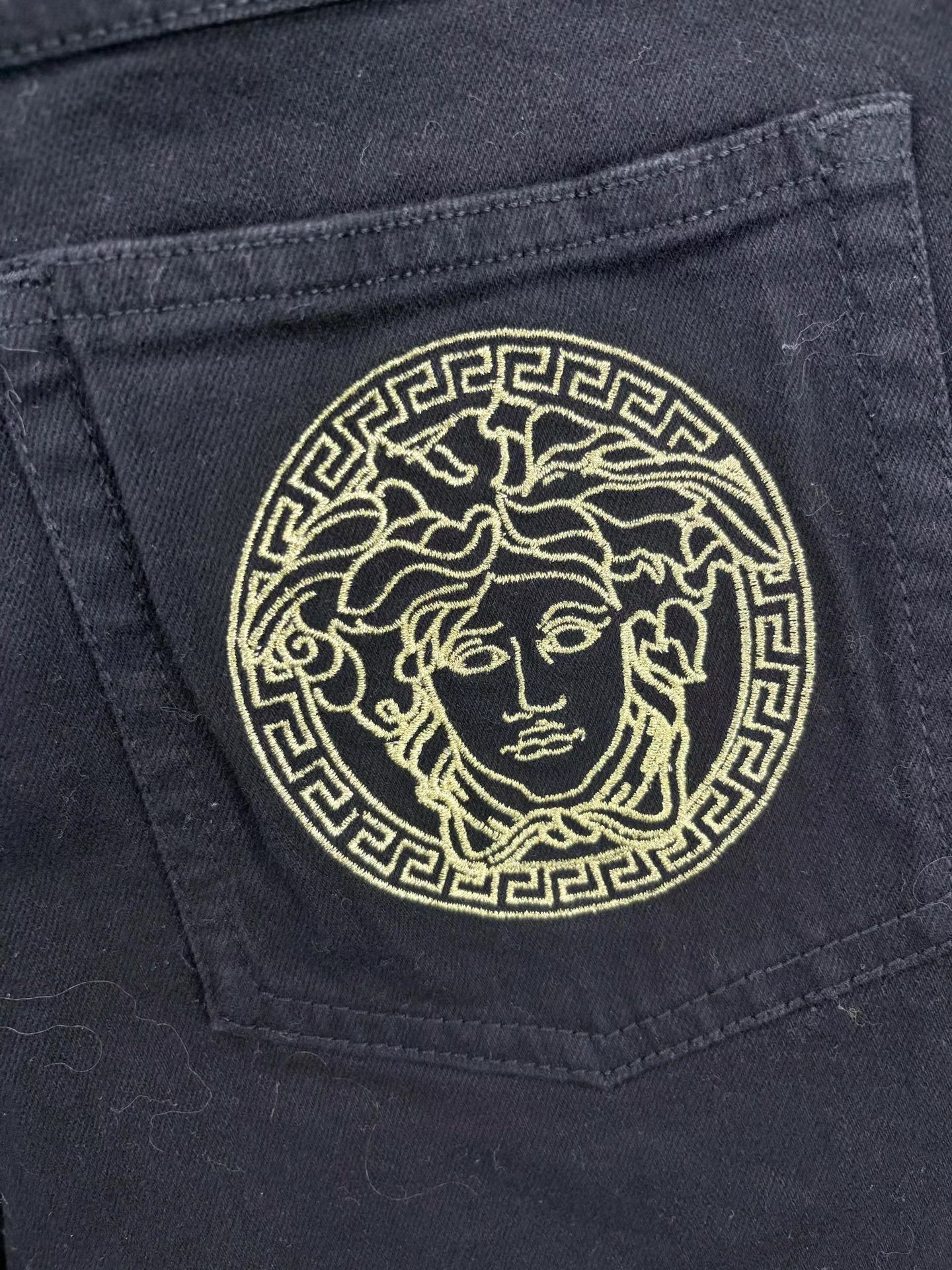 Versace VERSACE Medusa Back Pocket Shorts K1 Size 26" / US 2 / IT 38 - 3 Thumbnail