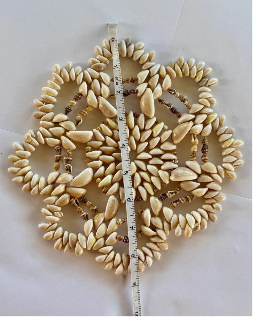 Other Late 20th Century Natural Cowrie Shell Wall Decor Size ONE SIZE - 2 Thumbnail