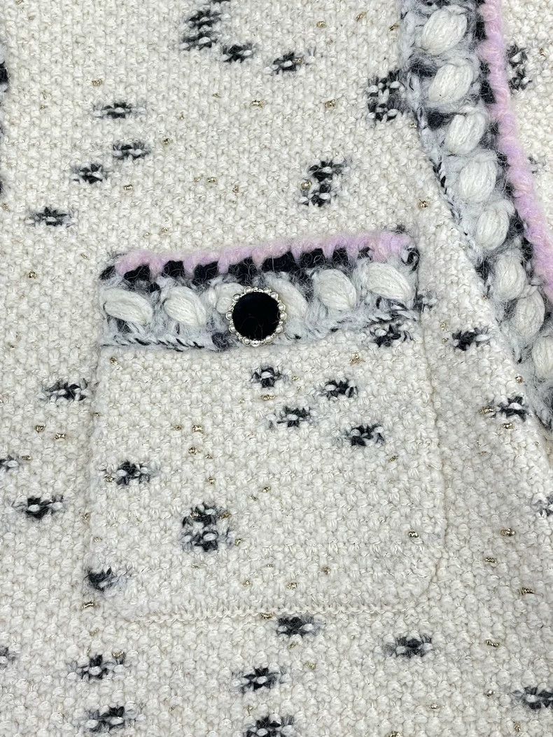 Chanel Chanel Castle series beige cow spotted pink rolled edge fo Size XS / US 0-2 / IT 36-38 - 5 Thumbnail