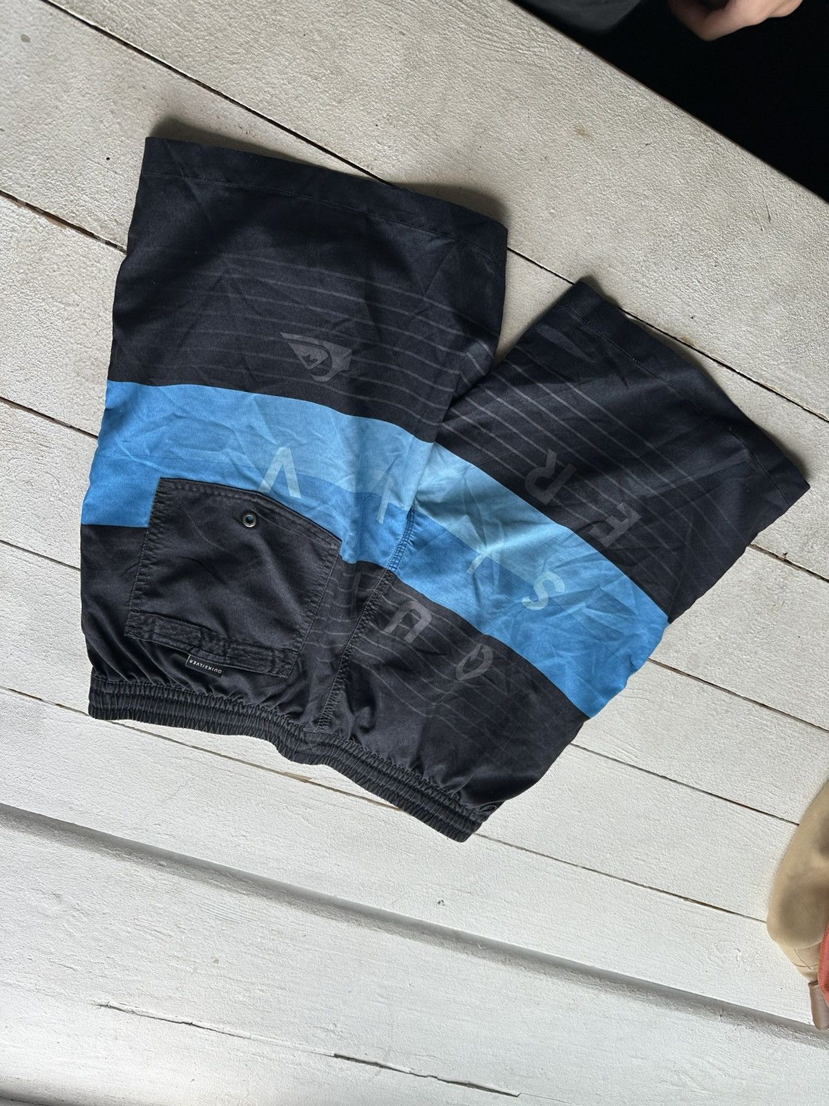 Quiksilver 🚨Vintage Quiksilver Shorts Big Logo Y2K Style 90s Surfing Size US 29 - 7 Thumbnail