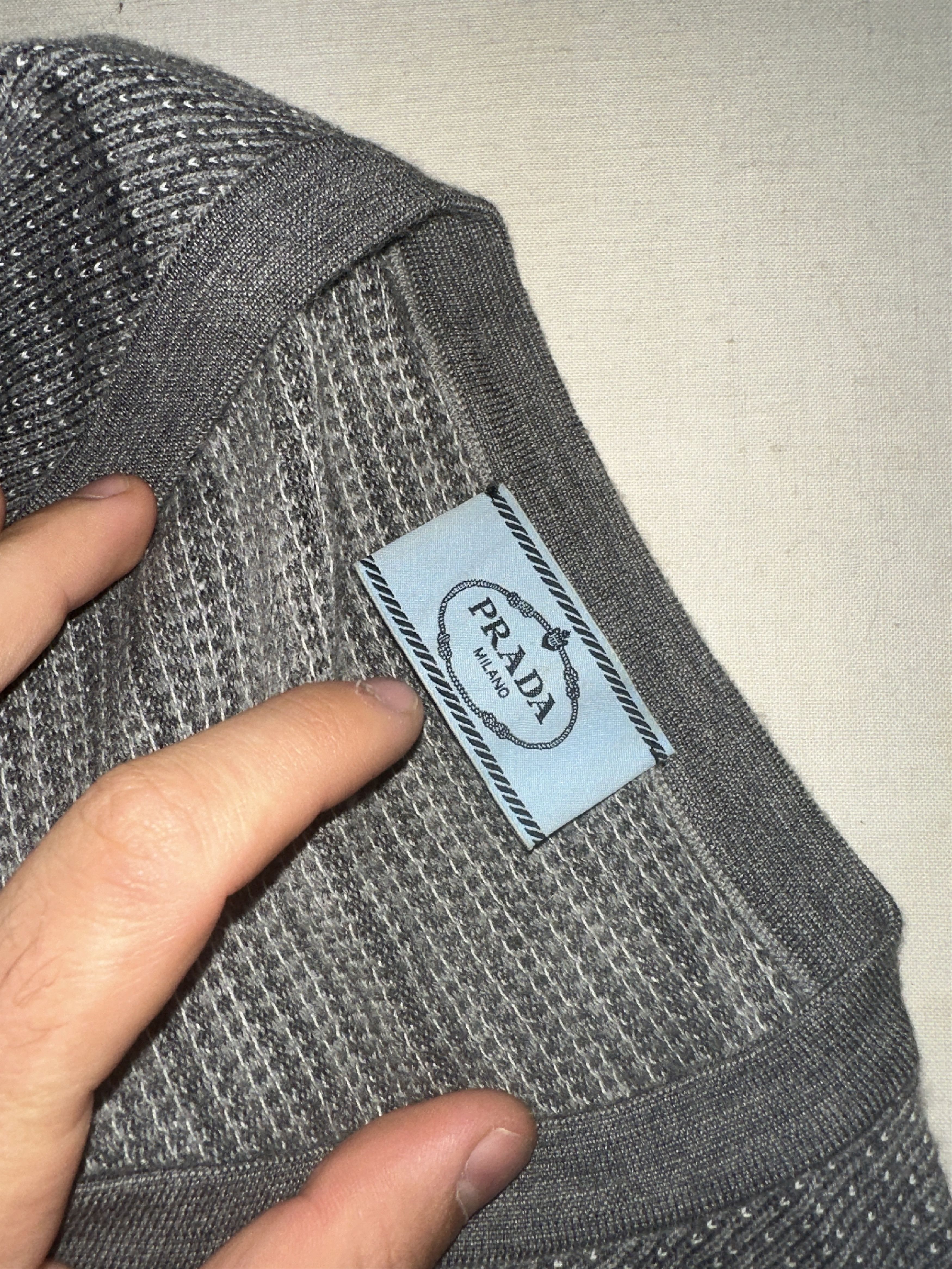 Prada Prada Milano V Neck Light Sweater Pullover Striped Size 52 L Size US L / EU 52-54 / 3 - 13 Thumbnail