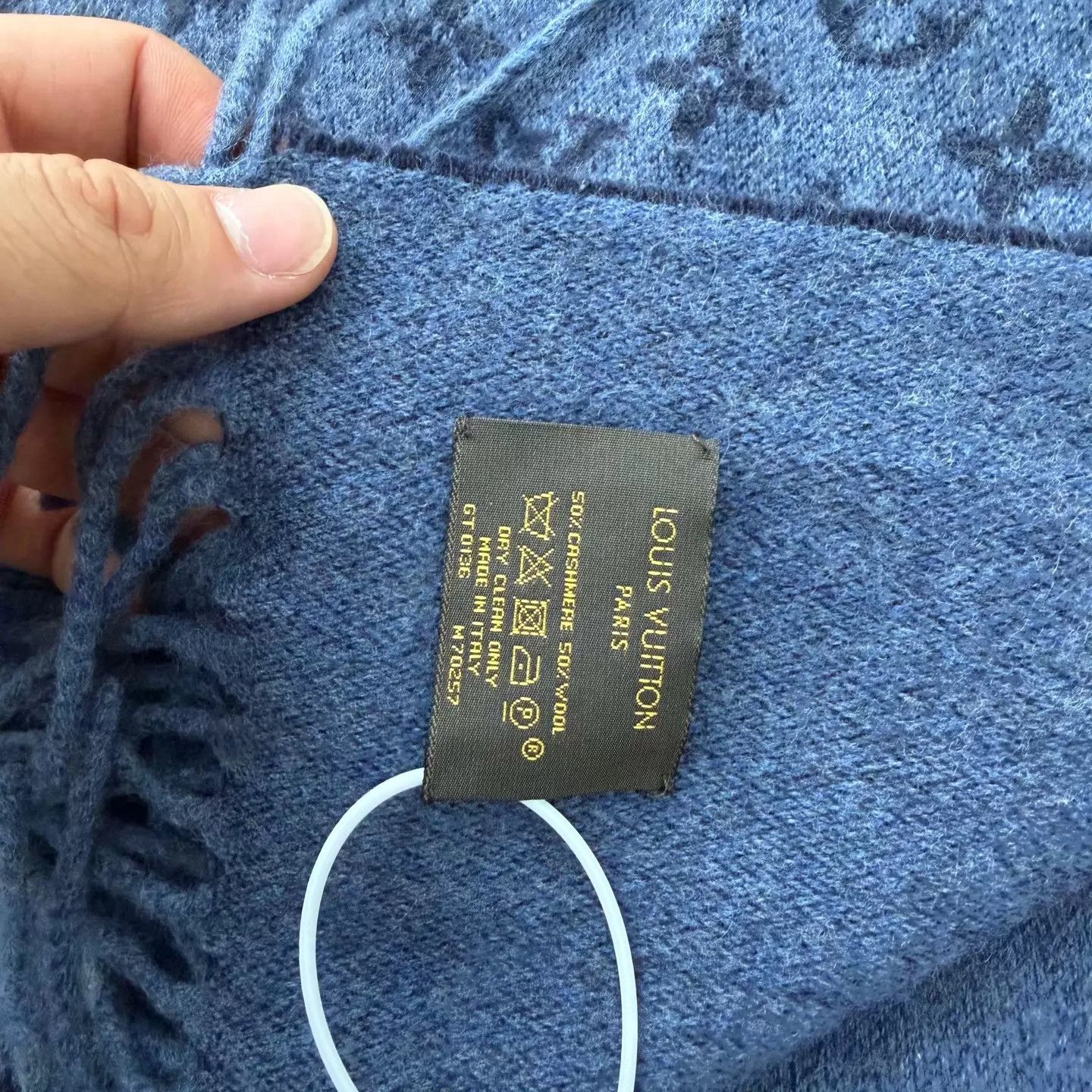 Louis Vuitton LV Navy Blue Ombré Cashmere Scarf 180x34 Near Mint Size ONE SIZE - 3 Thumbnail