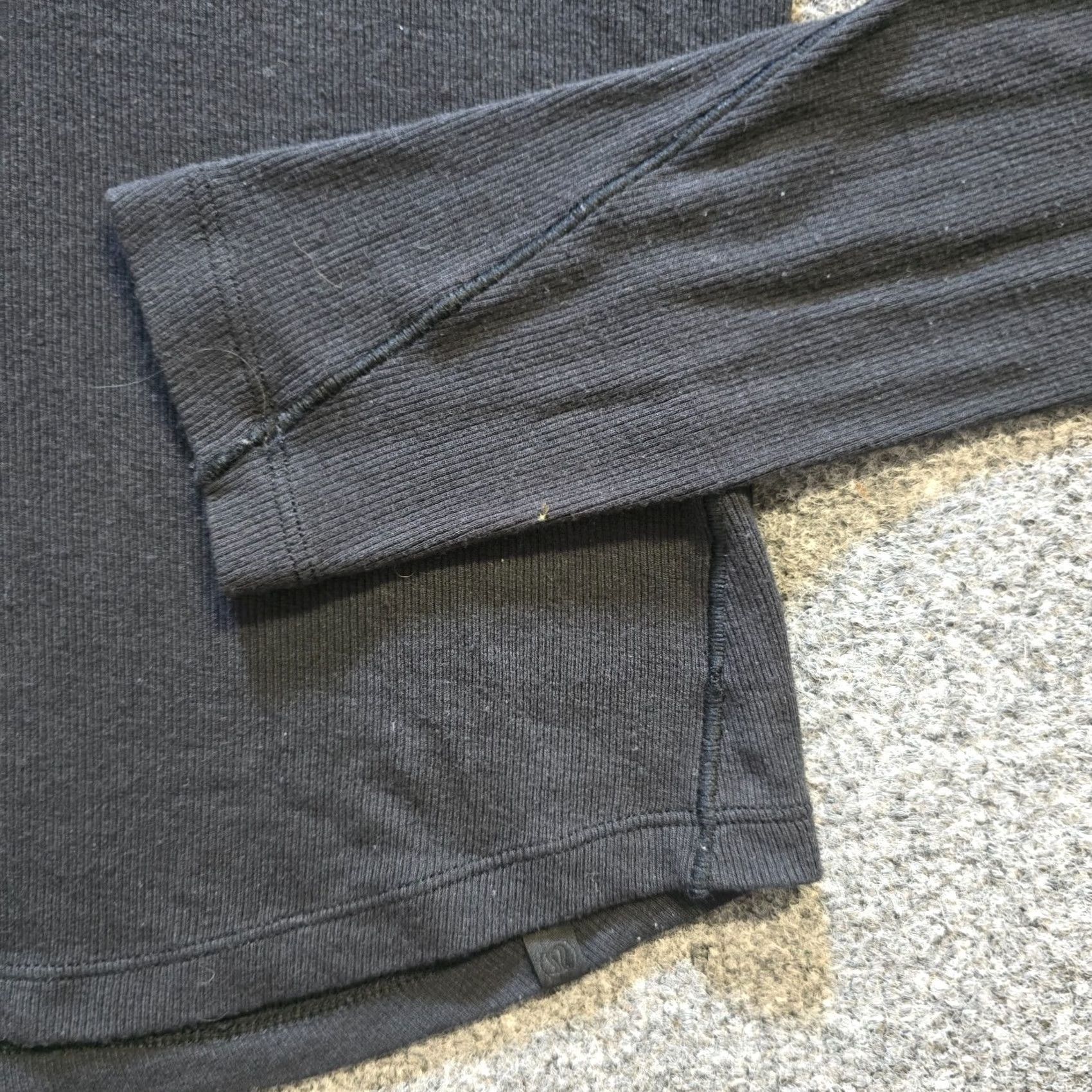 Lululemon Lululemon Top Womens Size 6 Black Hold Tight Henley Ribbed Long Sleeve Casual Shirt Mens? Women? Size M / US 6-8 / IT 42-44 - 3 Thumbnail