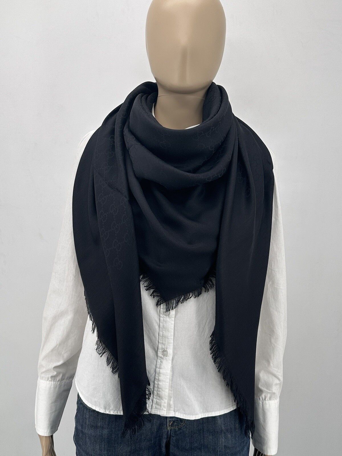 Gucci Size-135x135cm New Gucci Scarves Size ONE SIZE - 1 Thumbnail