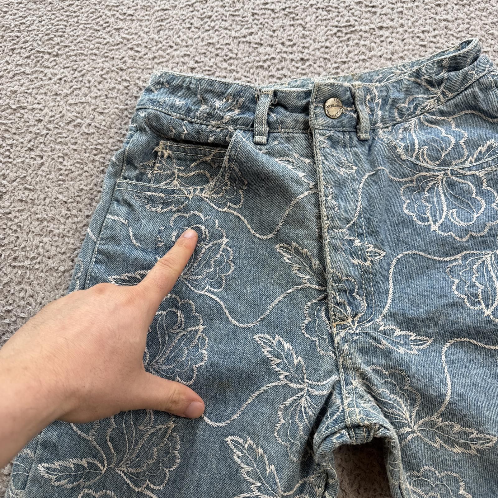 Other Vintage Oxygen Floral Embroidered Jeans Womens 25 Y2K Blue Size 25" / US 0 / IT 36 - 9 Thumbnail