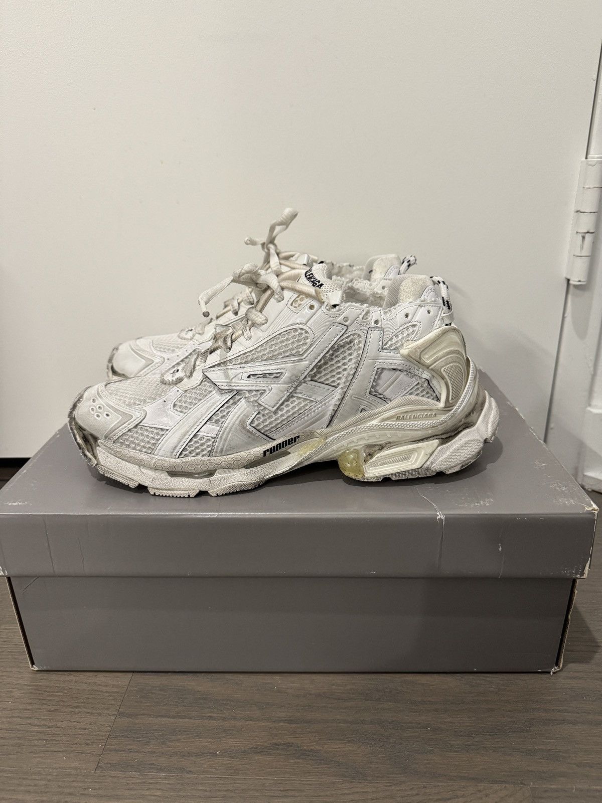 Balenciaga Balenciaga Runner Sneaker Size US 9 / EU 42 - 2 Thumbnail