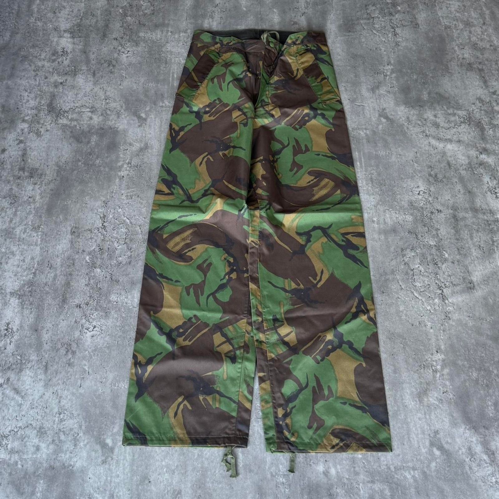 Vintage Vintage Y2K Camo Baggy Rainwear Cyber Skater Utility Pants Size US 32 / EU 48 - 1 Thumbnail