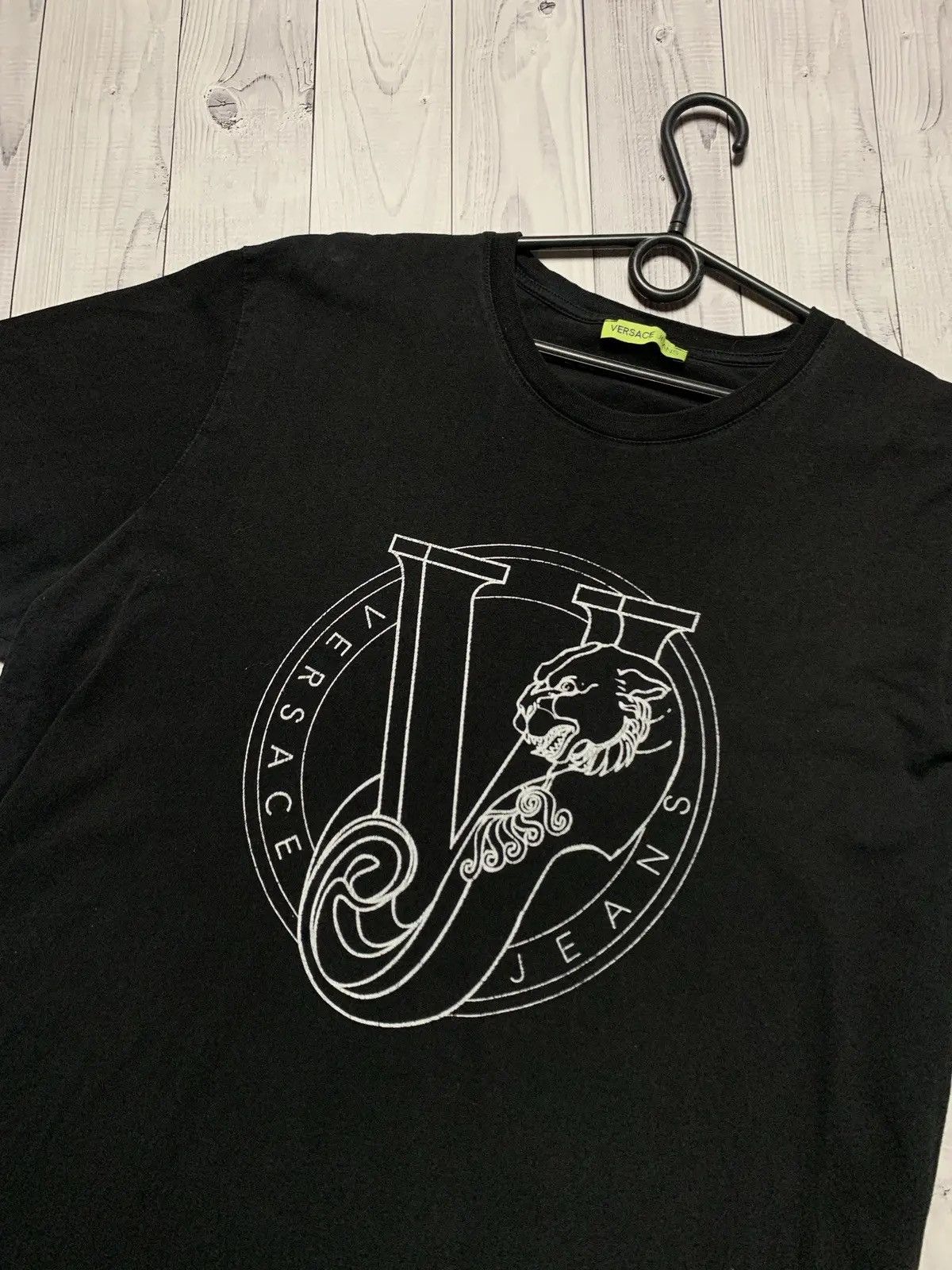 Vintage Vintage Versace Jeans Couture tee big logo size L Size US L / EU 52-54 / 3 - 2 Thumbnail