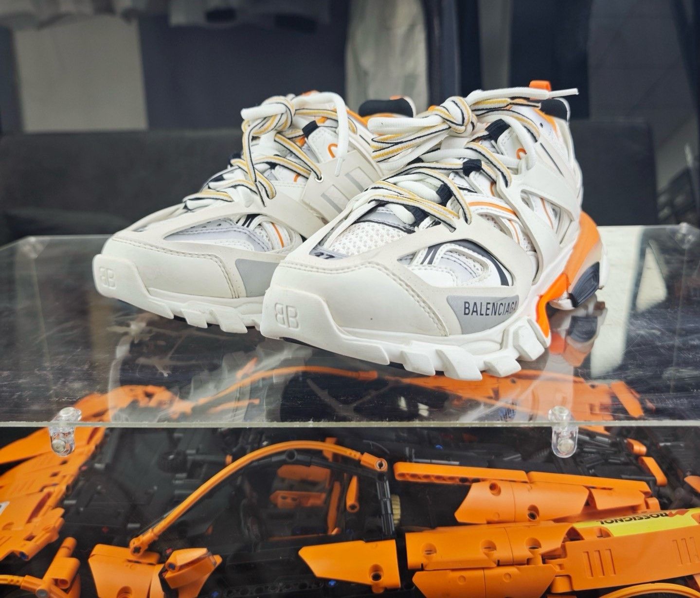 Balenciaga Balenciaga White Lowtop Sneakers us_6-5 Women Size US 6.5 / IT 36.5 - 1 Thumbnail
