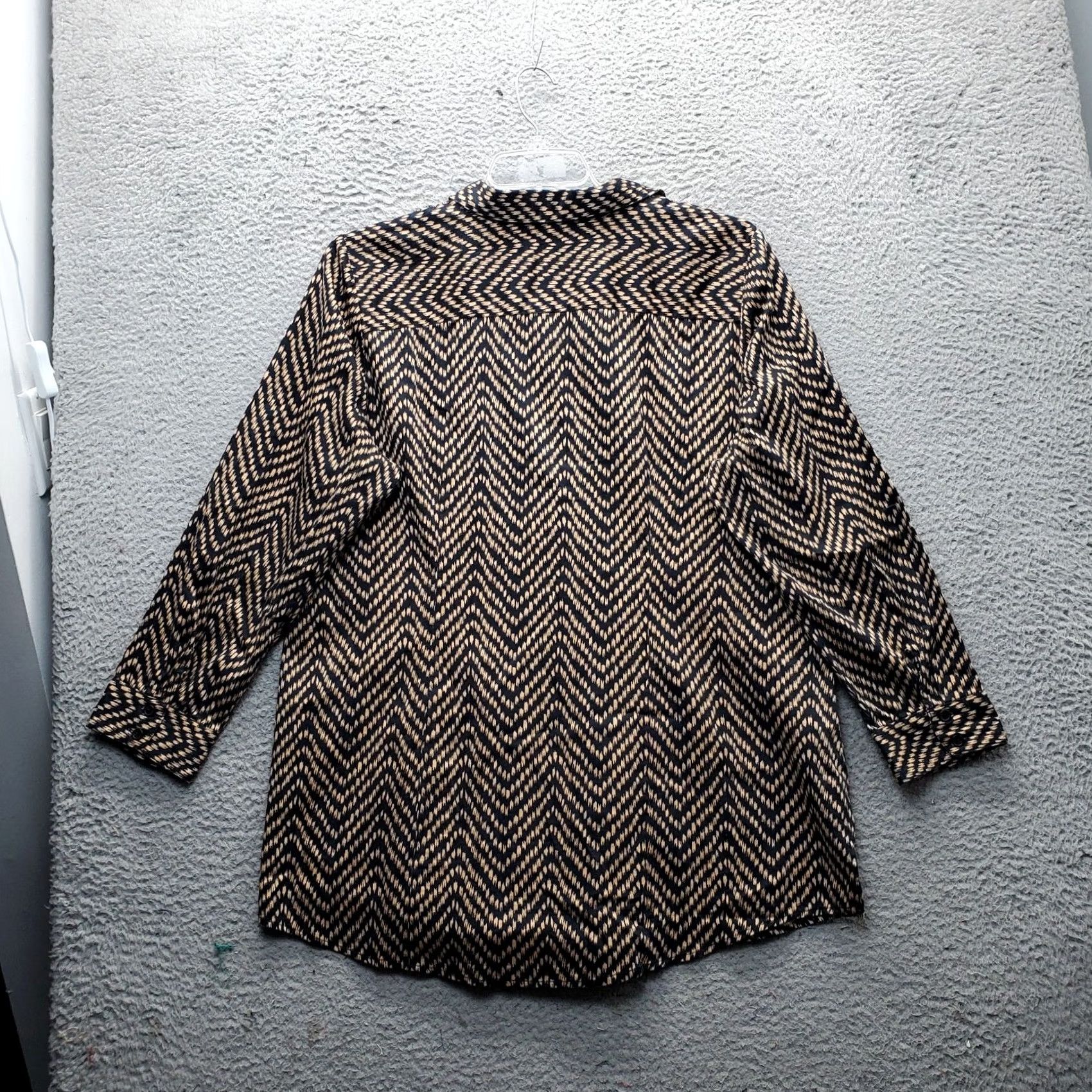 Vintage Chico's Womens XL Multi Chevron Print Tunic Shirt Long Sleeve Collared Button Up Size XL / US 12-14 / IT 48-50 - 2 Thumbnail