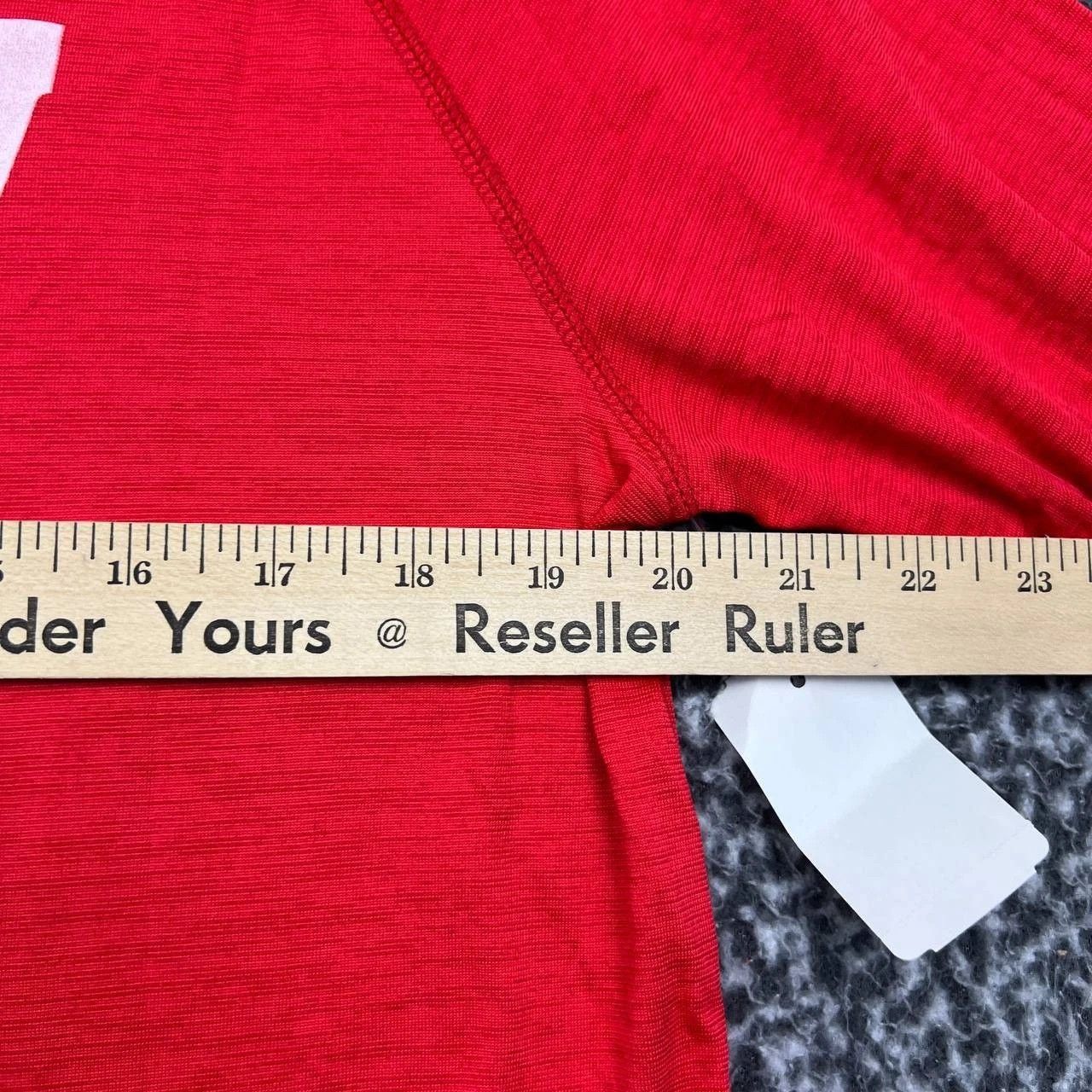Other Wisconsin Badgers Shirt Men Fanatics Long Sleeve 1/4 Zip L Size US L / EU 52-54 / 3 - 3 Thumbnail