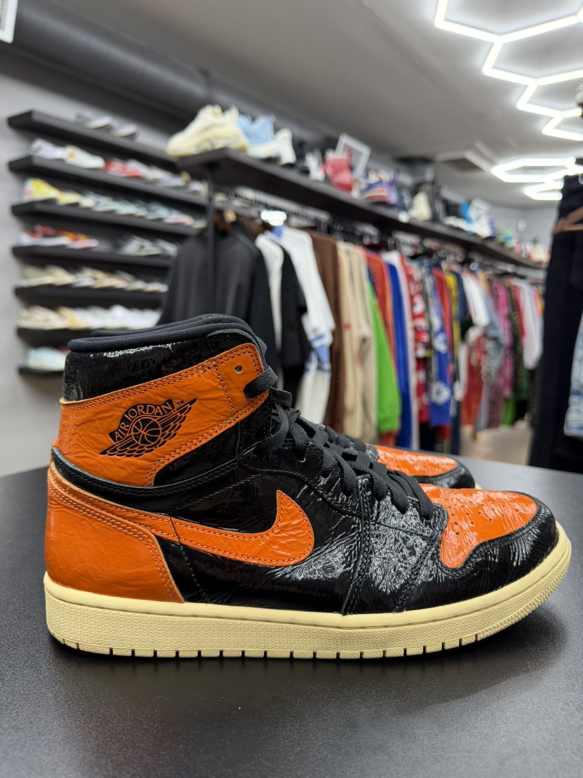 Jordan Brand Size 10 - Jordan 1 Retro High Shattered Backboard 3.0 Size US 10 / EU 43 - 3 Thumbnail