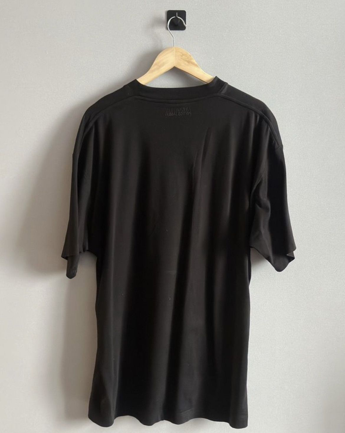 Vetements Vetements American Flag Logo Graphic Print Tee in Black Size US S / EU 44-46 / 1 - 2 Thumbnail