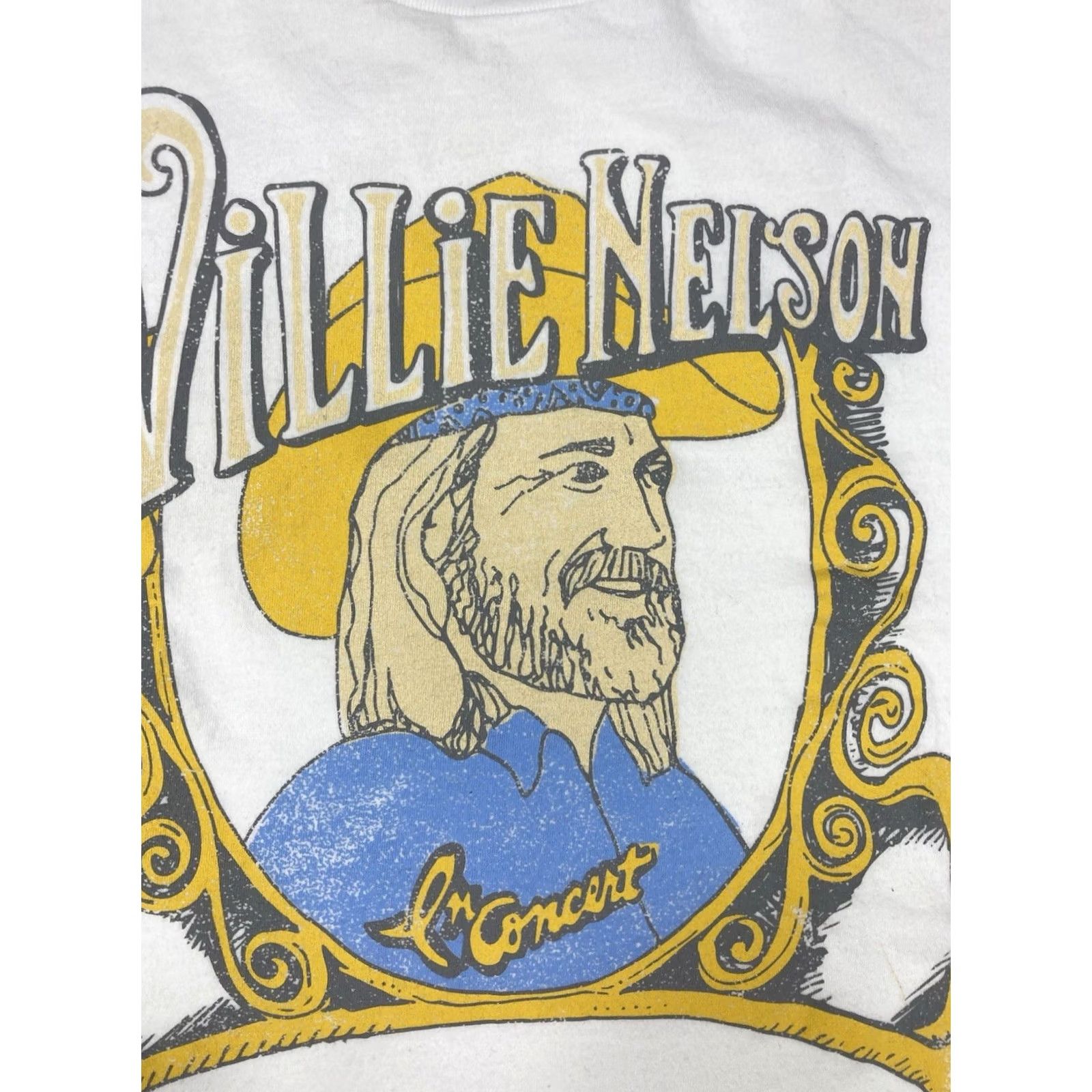 Vintage Willie Nelson Cropped T-shirt Women Medium White Short Sleeve Music Shirt Size M / US 6-8 / IT 42-44 - 2 Thumbnail