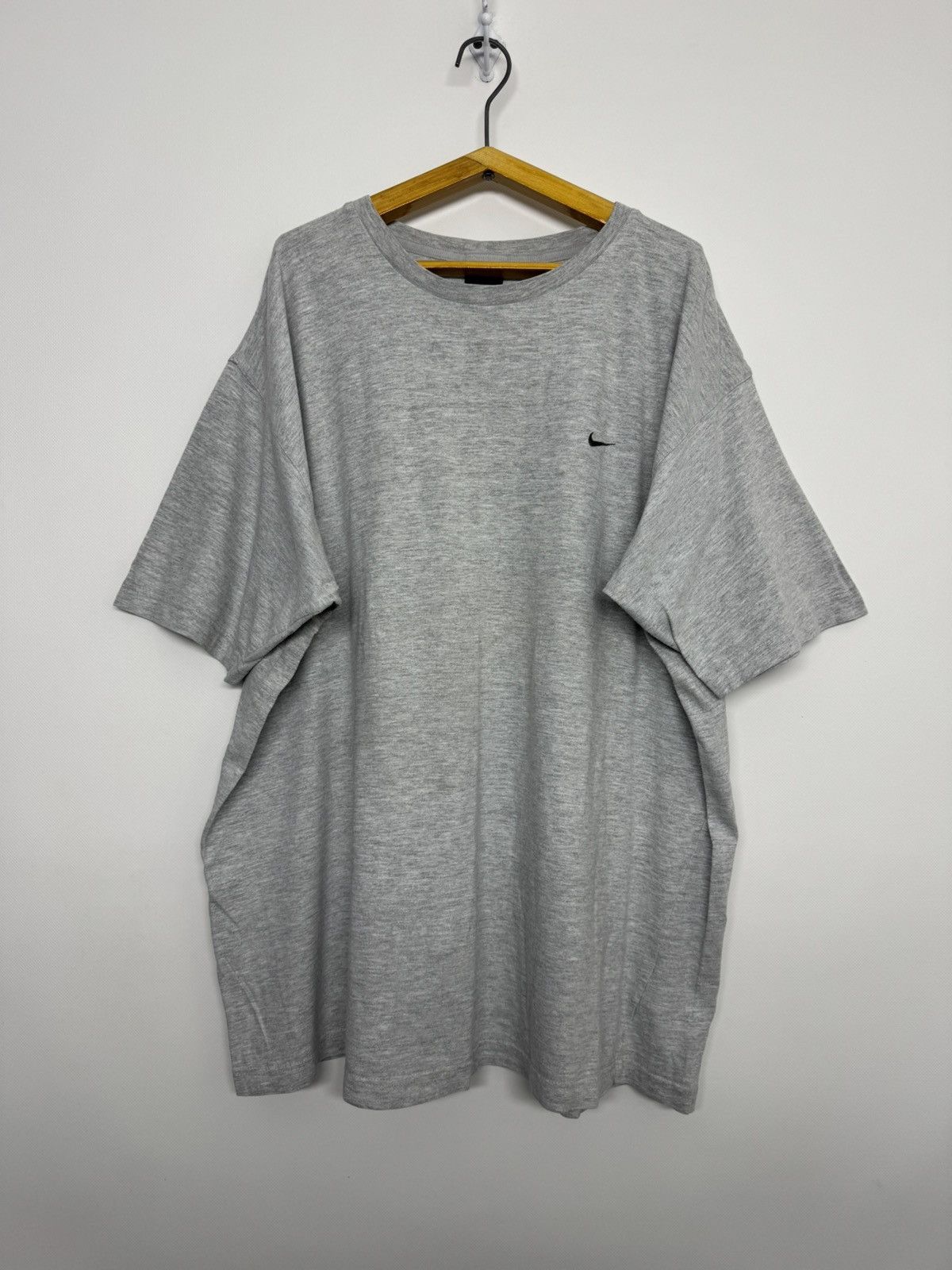 Nike Vintage Y2k Nike Swoosh Logo T-Shirt Size US XXL / EU 58 / 5 - 1 Thumbnail
