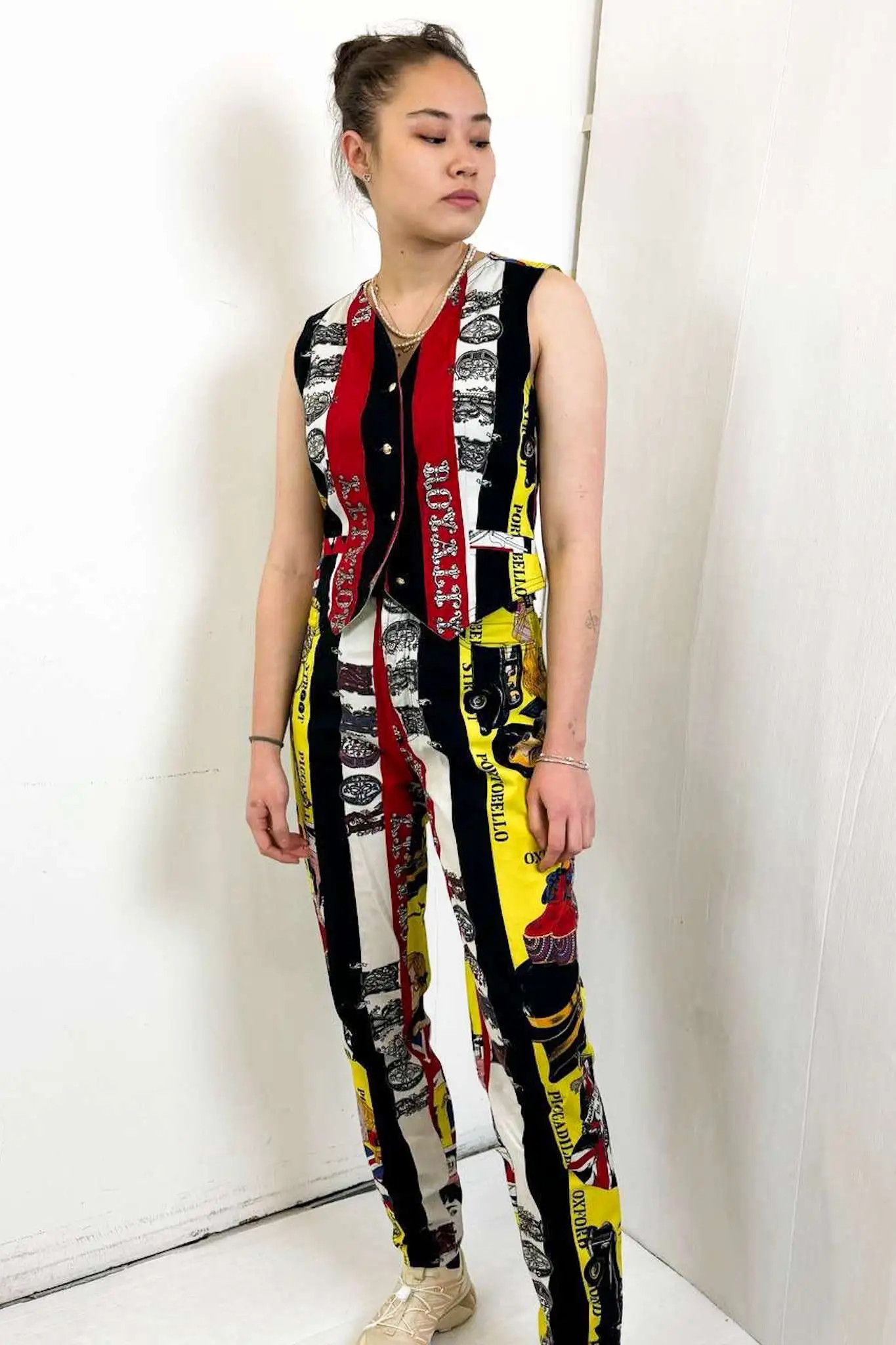 Versace Jeans Couture VERSACE Pants Printed Trousers Rock Beatles 90s Vintage Size 28" / US 6 / IT 42 - 5 Thumbnail